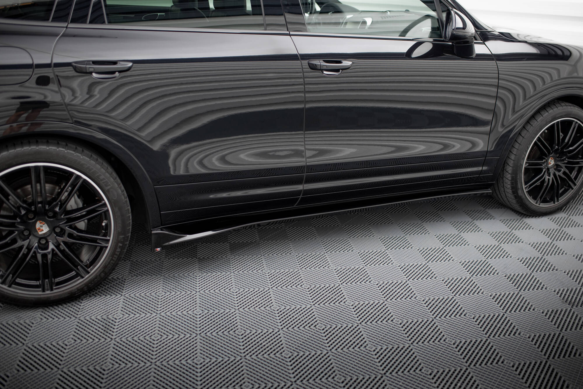 Side Skirts Diffusers Porsche Cayenne Mk2 Facelift - 3