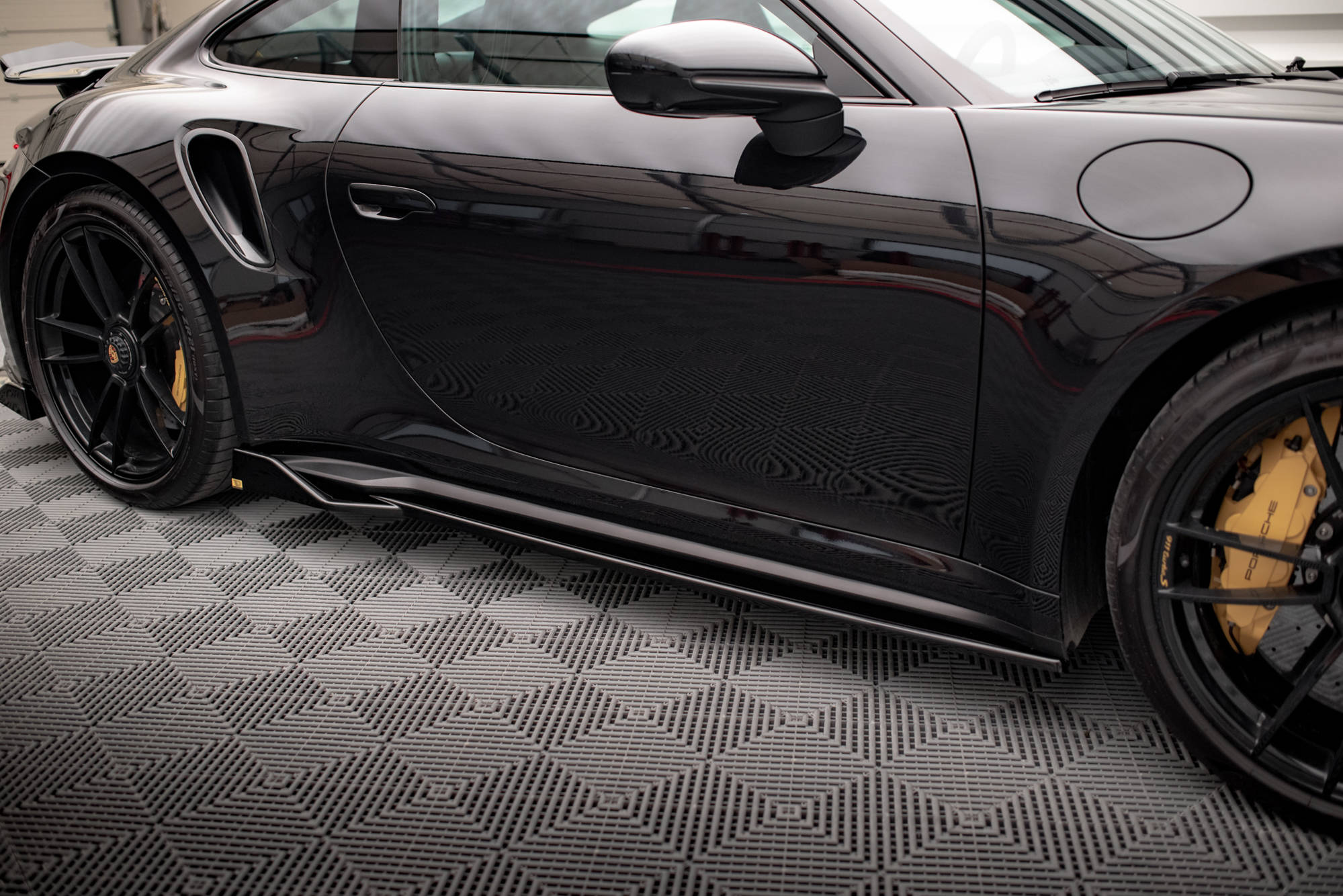 Side Skirts Diffusers Porsche 911 Turbo S 992 - 2