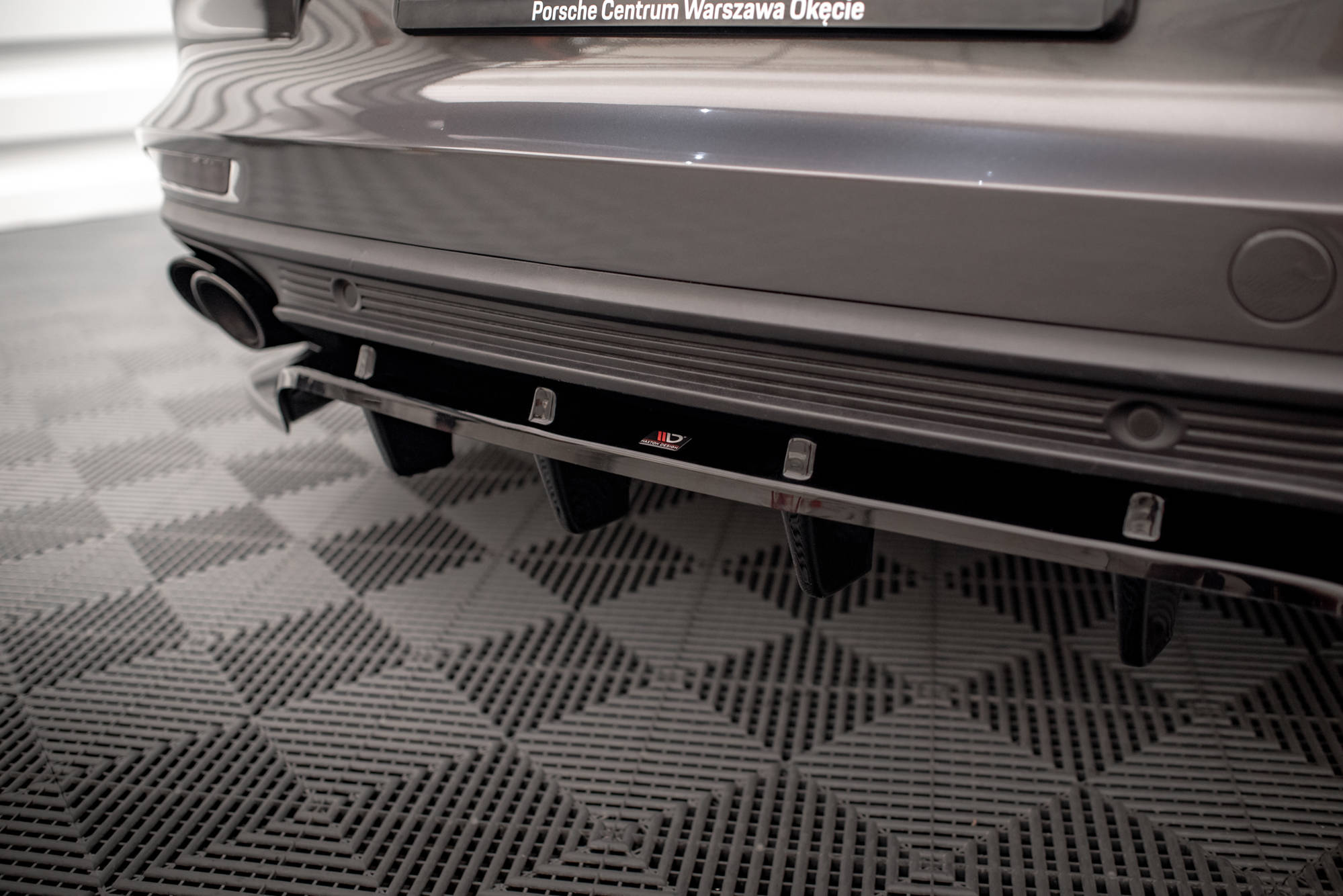 Central Rear Splitter (Vertical Bars) Porsche Panamera Turbo S E-Hybrid / Panamera E-Hybrid / Panamera 4S 971 - 5