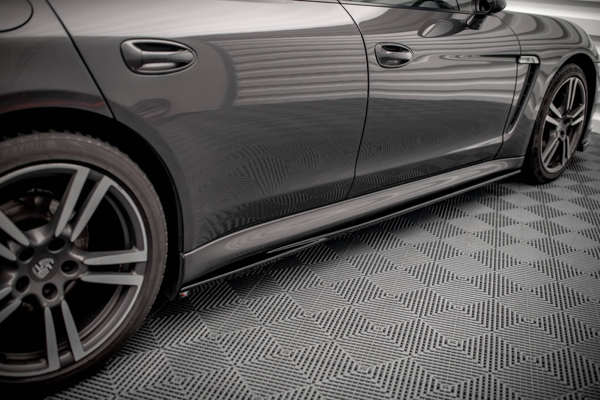 Side Skirts Diffusers V.1 Porsche Panamera / Panamera Diesel / Panamera Turbo 970 - 2