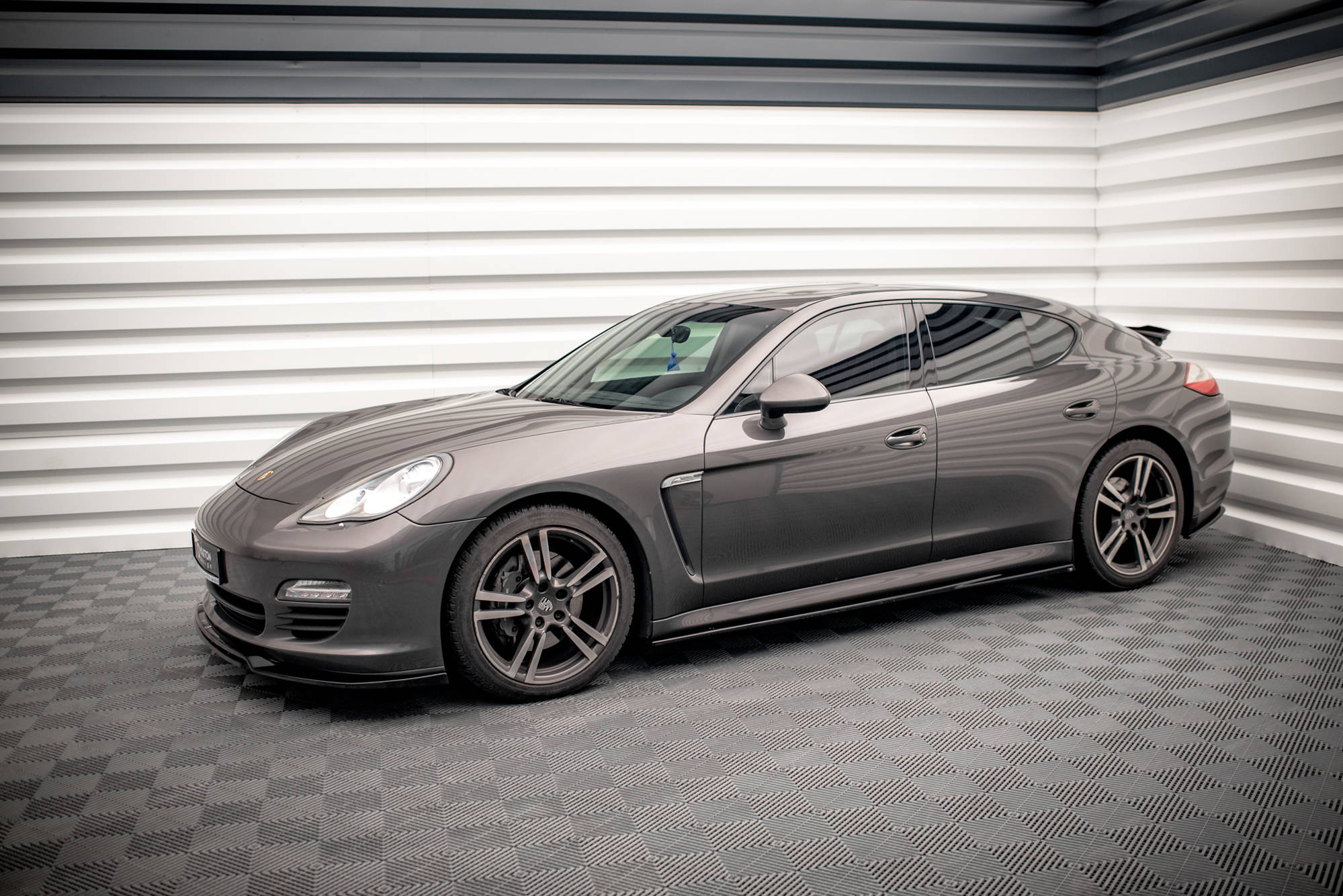Side Skirts Diffusers V.1 Porsche Panamera / Panamera Diesel / Panamera Turbo 970 - 4
