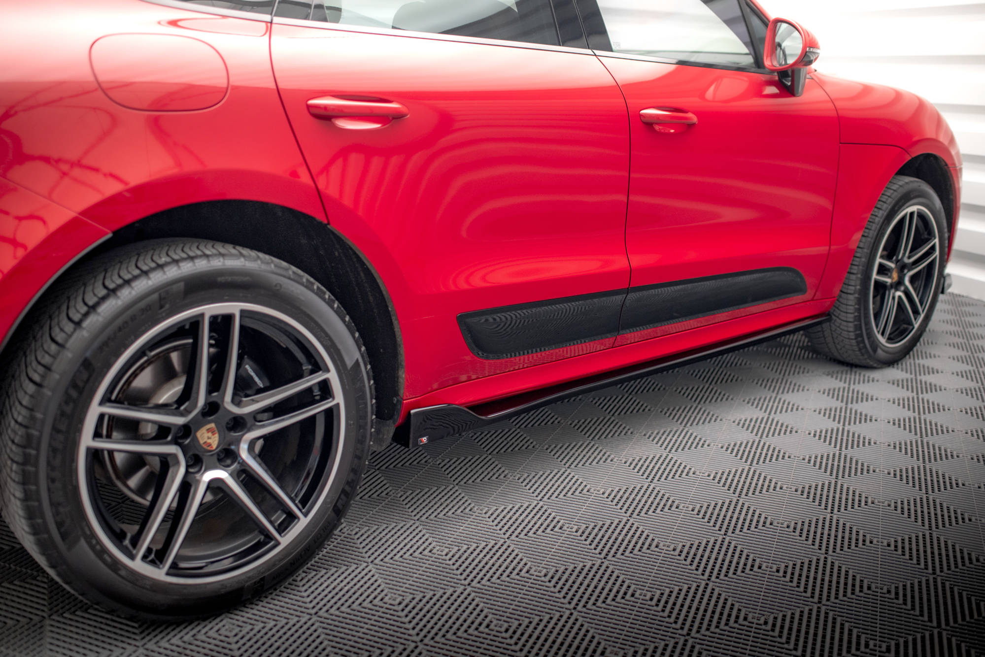 Side Skirts Diffusers Porsche Macan GTS / Sport Design Mk1 Facelift - 2