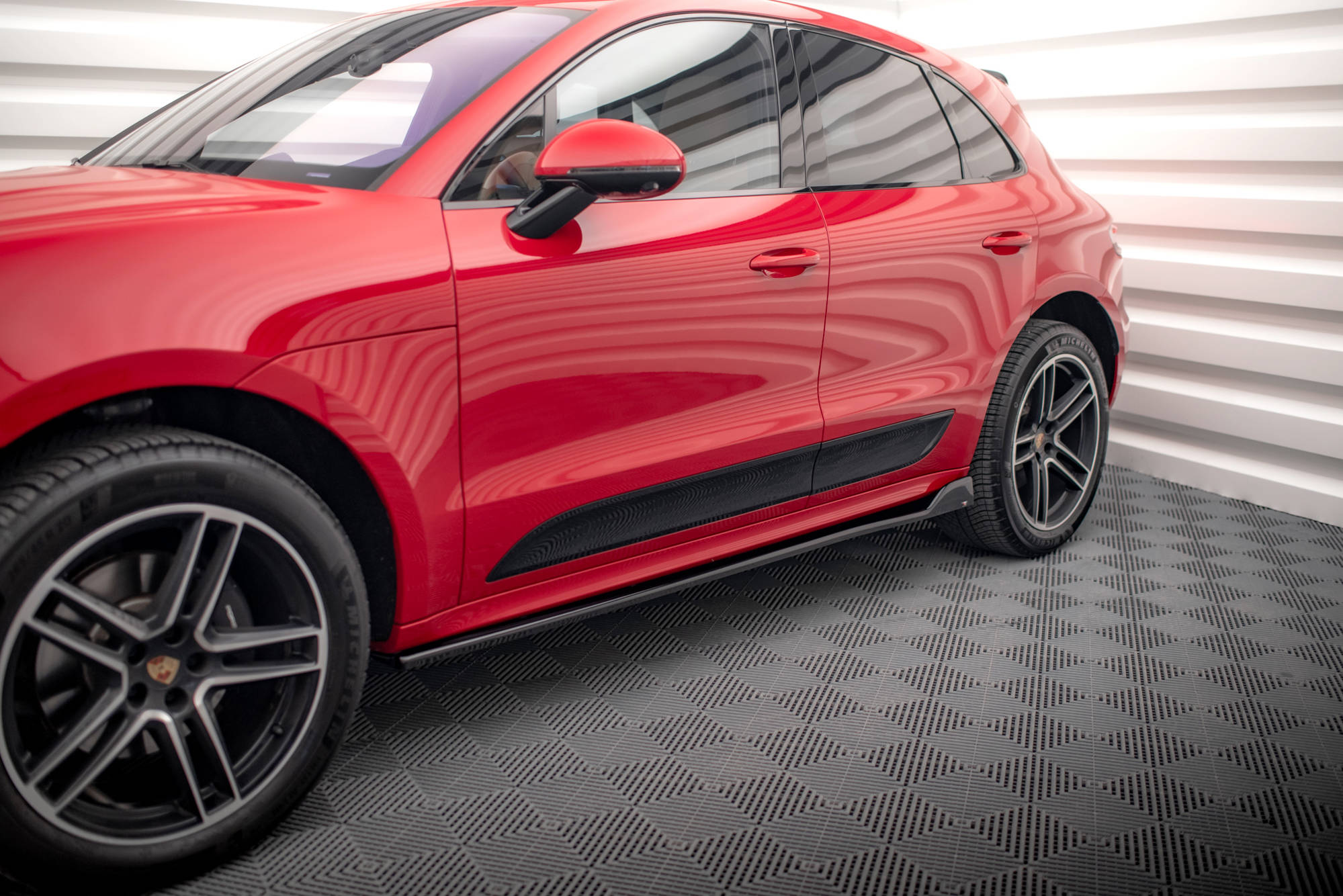 Side Skirts Diffusers Porsche Macan GTS / Sport Design Mk1 Facelift - 3
