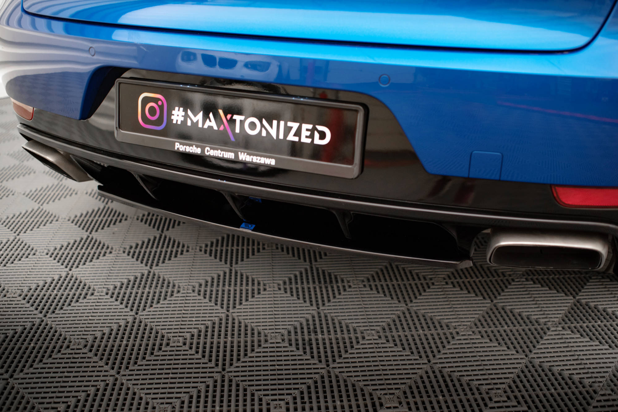 Central Rear Splitter Porsche Macan Mk1 - 2