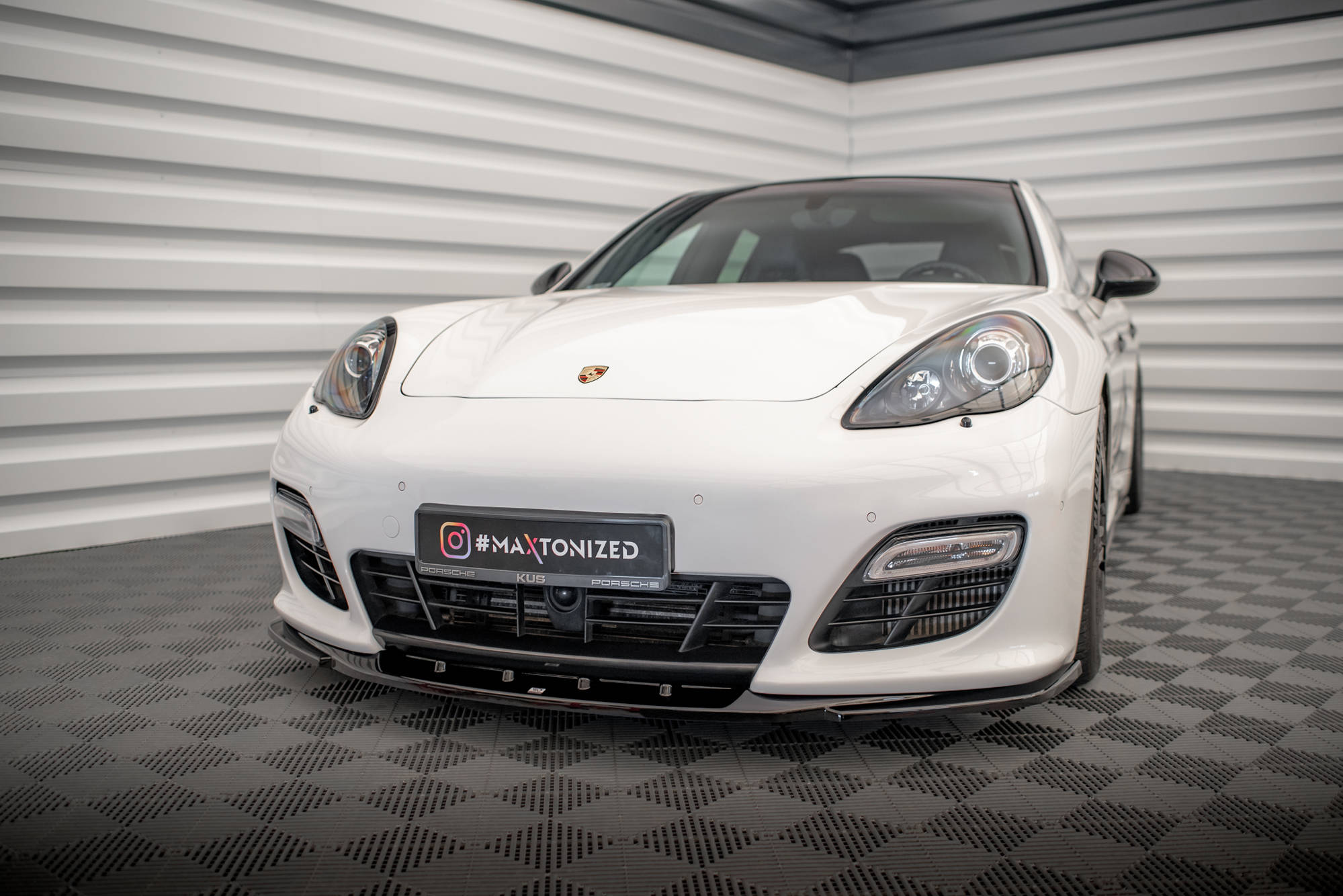 Front Splitter V.2 Porsche Panamera Turbo Sport Design Package 970 - 3