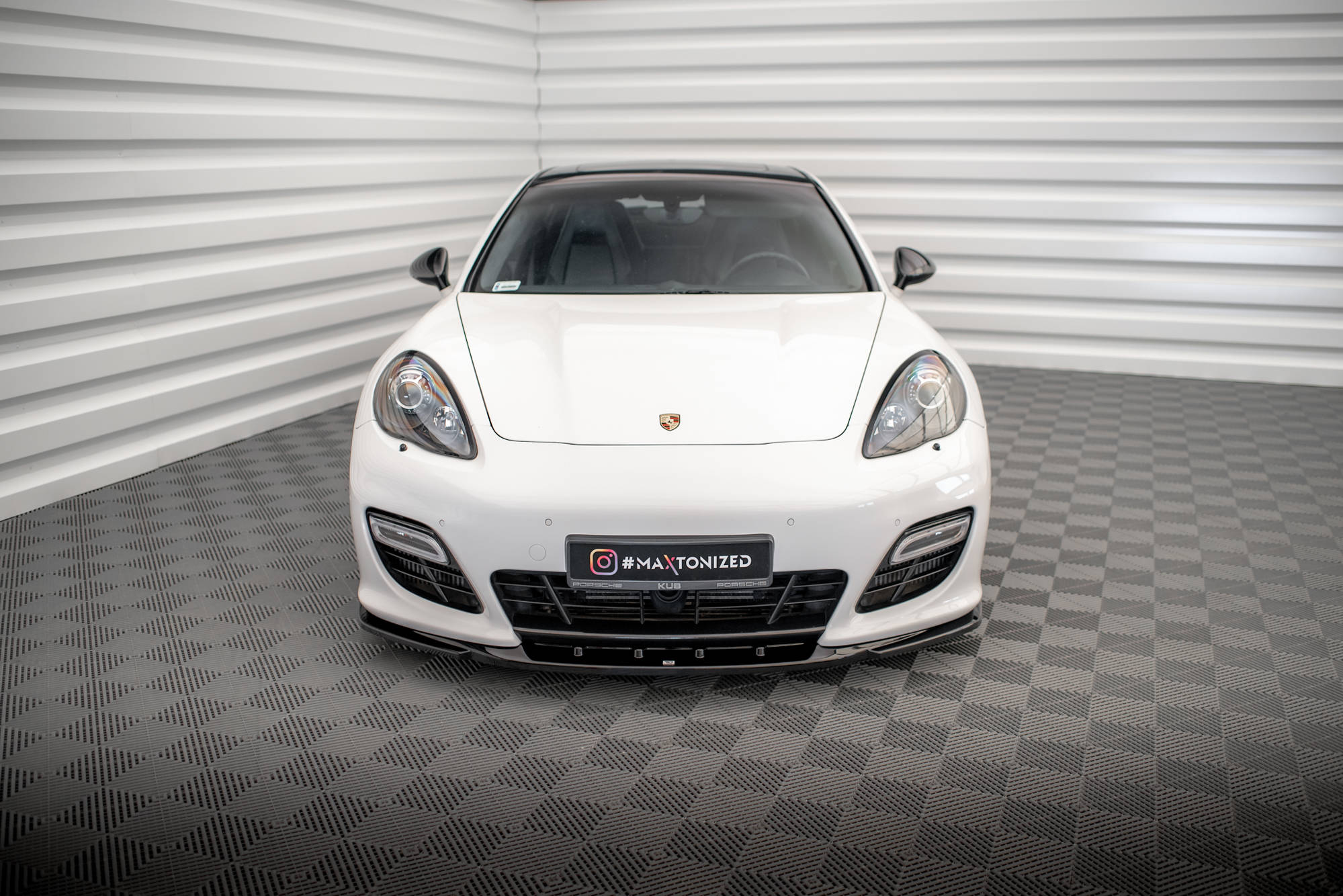 Front Splitter V.2 Porsche Panamera Turbo Sport Design Package 970 - 2