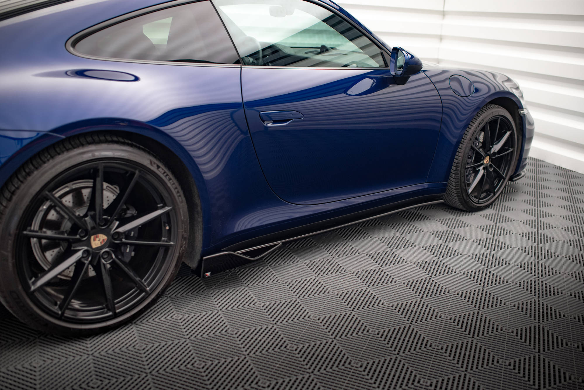 Side Skirts Diffusers V.2 Porsche 911 Carrera Aero / Carrera GTS 992 - 2