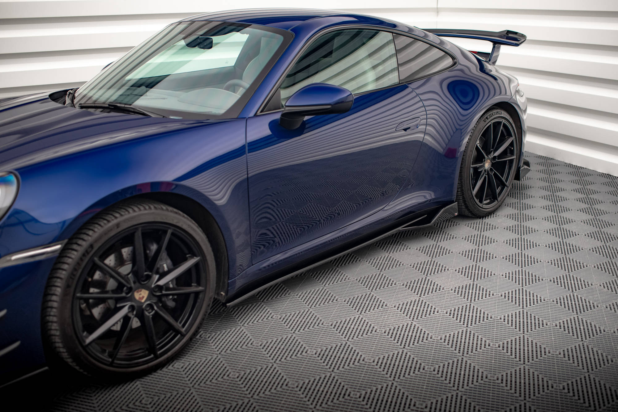 Side Skirts Diffusers V.2 Porsche 911 Carrera Aero / Carrera GTS 992 - 4