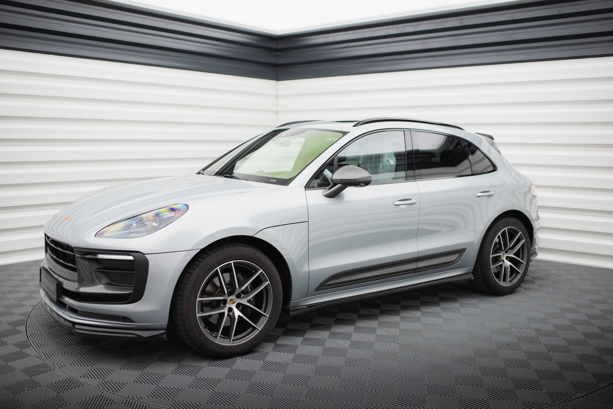 Side Skirts Diffusers Porsche Macan T / GTS Mk1 Facelift 2 - 5