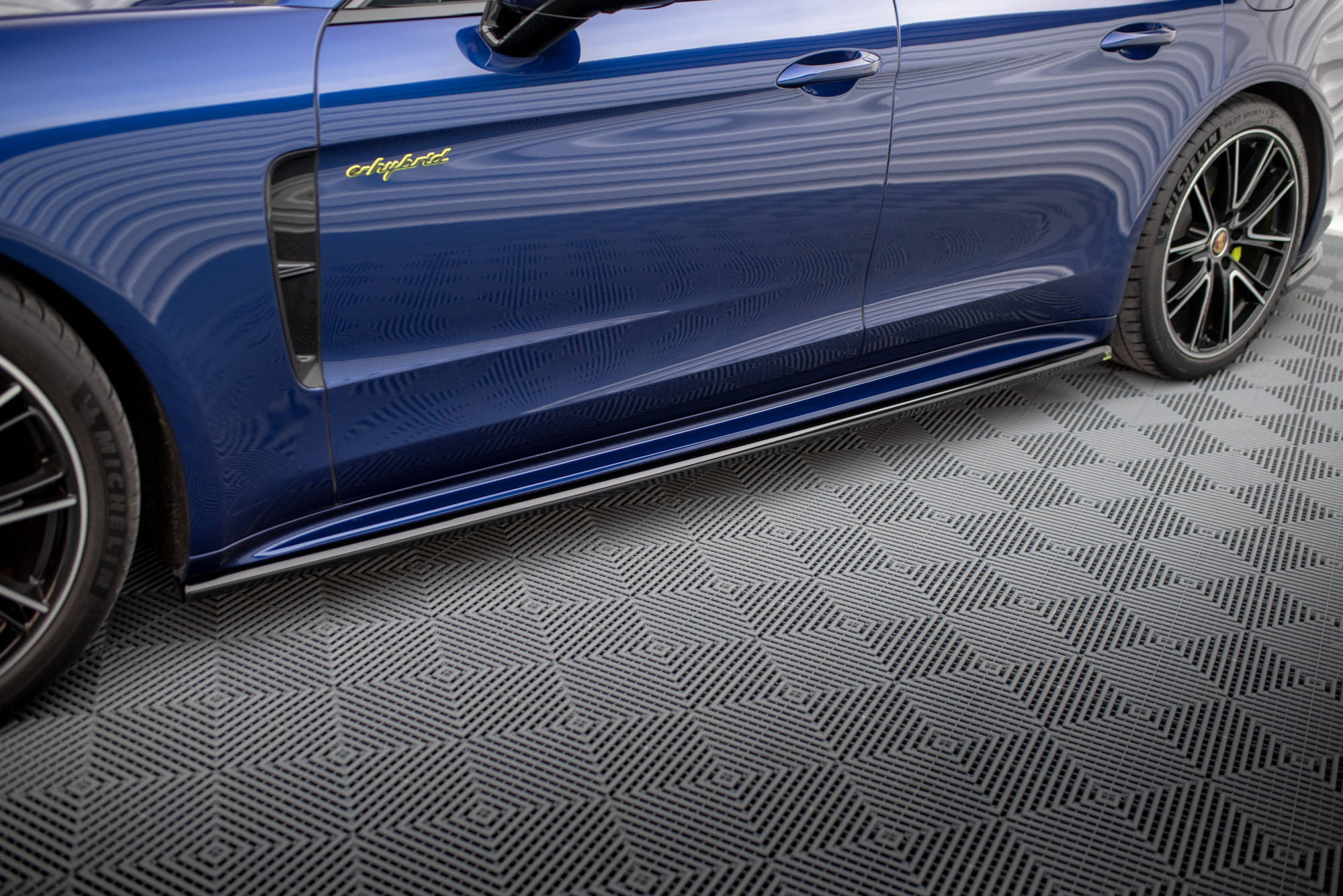Side Skirts Diffusers Porsche Panamera E-Hybrid 971 Facelift - 2