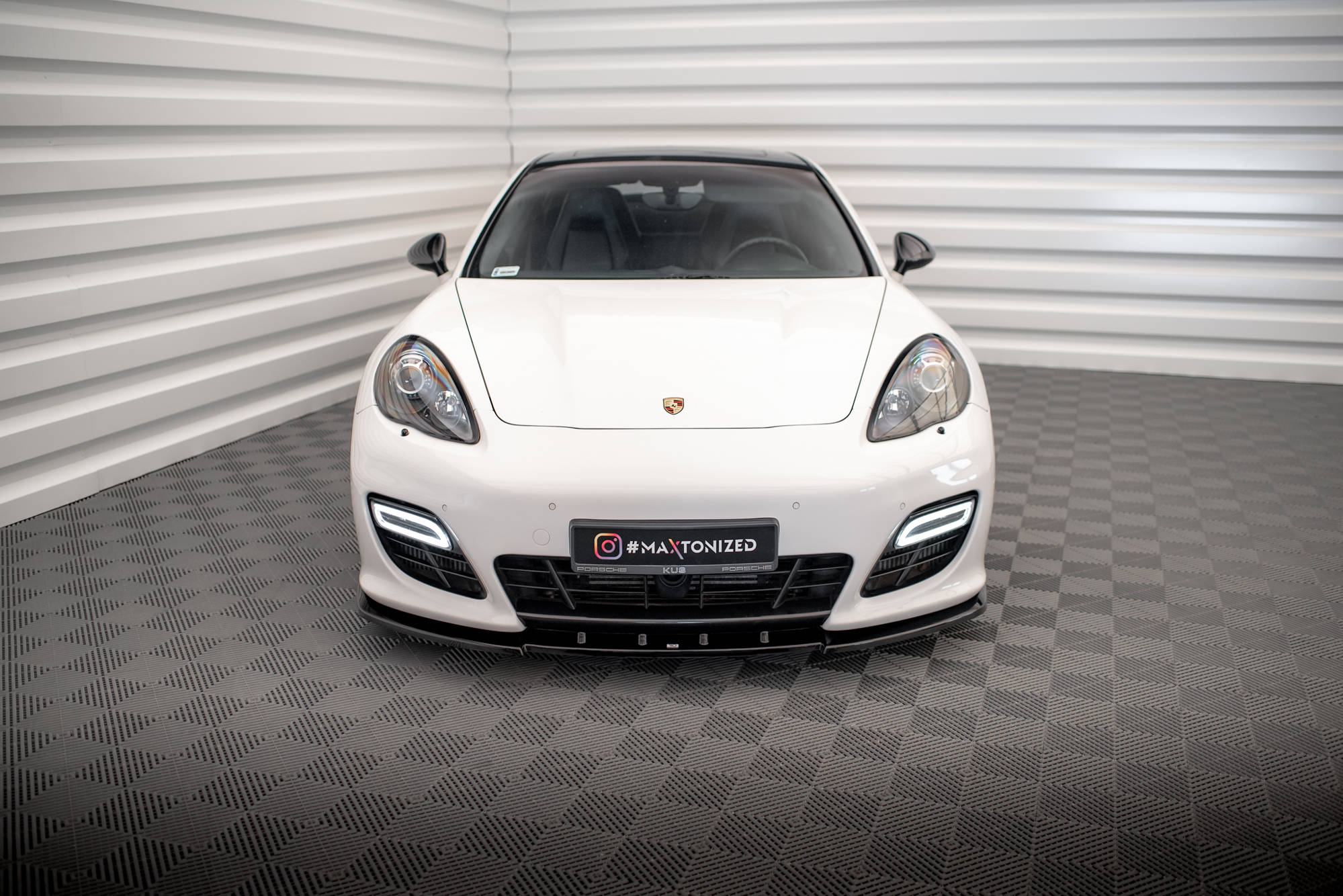 Front Splitter V.1 Porsche Panamera Turbo Sport Design Package 970 - 2