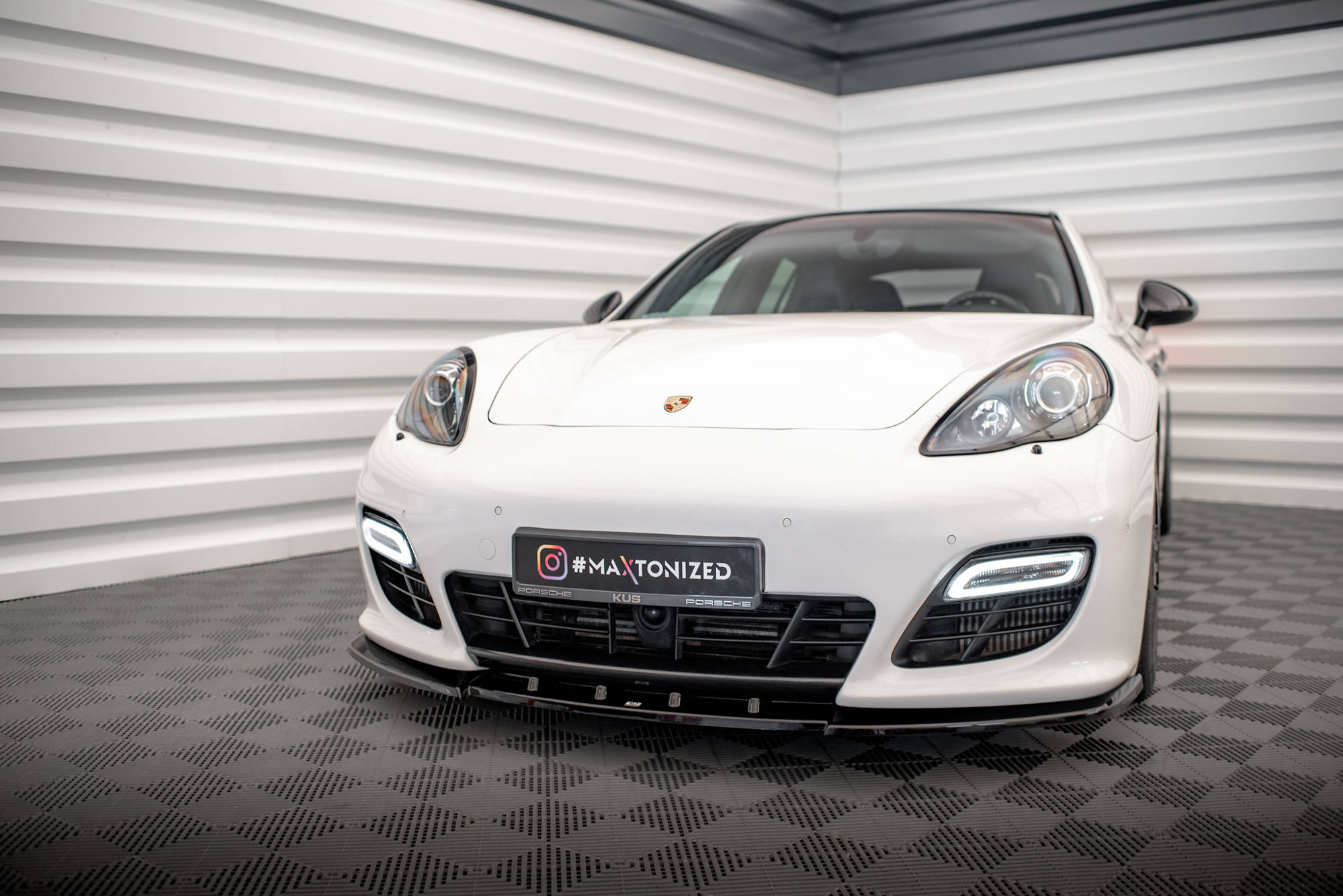 Front Splitter V.1 Porsche Panamera Turbo Sport Design Package 970 - 4