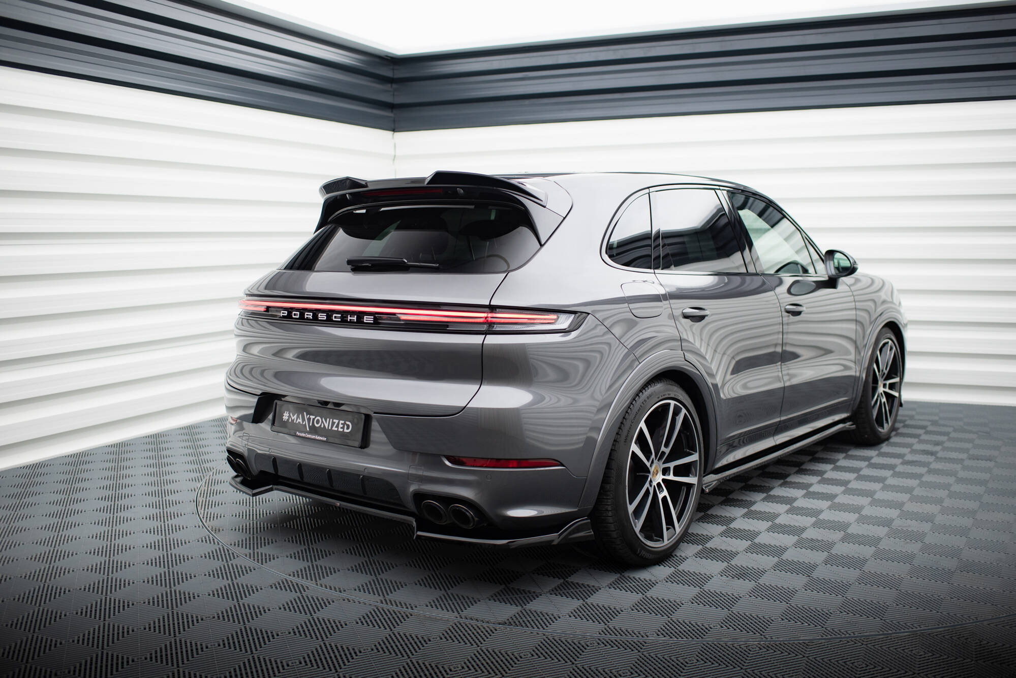 Rear Splitter Porsche Cayenne SUV / Coupe Mk3 Facelift - 4