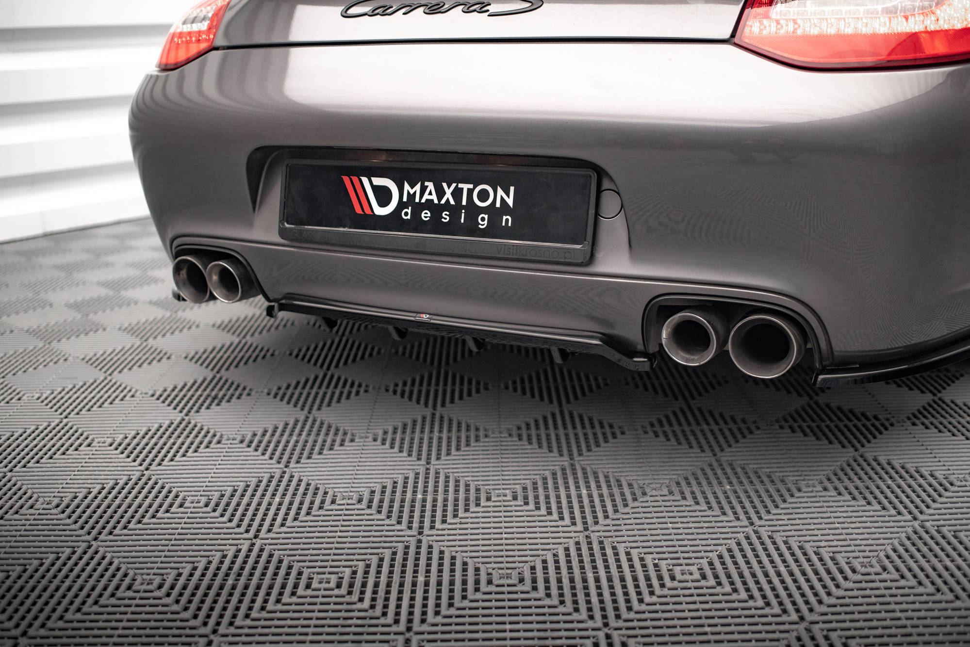 Central Rear Splitter (Vertical Bars) Porsche 911 Carrera / Carrera GTS 997 Facelift - 4