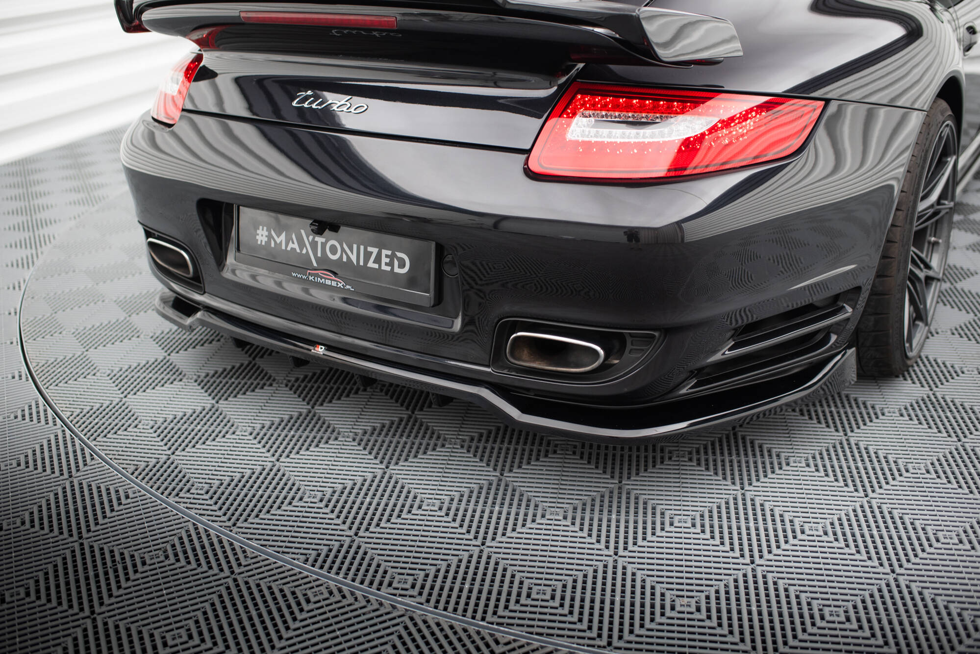 Central Rear Splitter (Vertical Bars) Porsche 911 Turbo 997 - 3