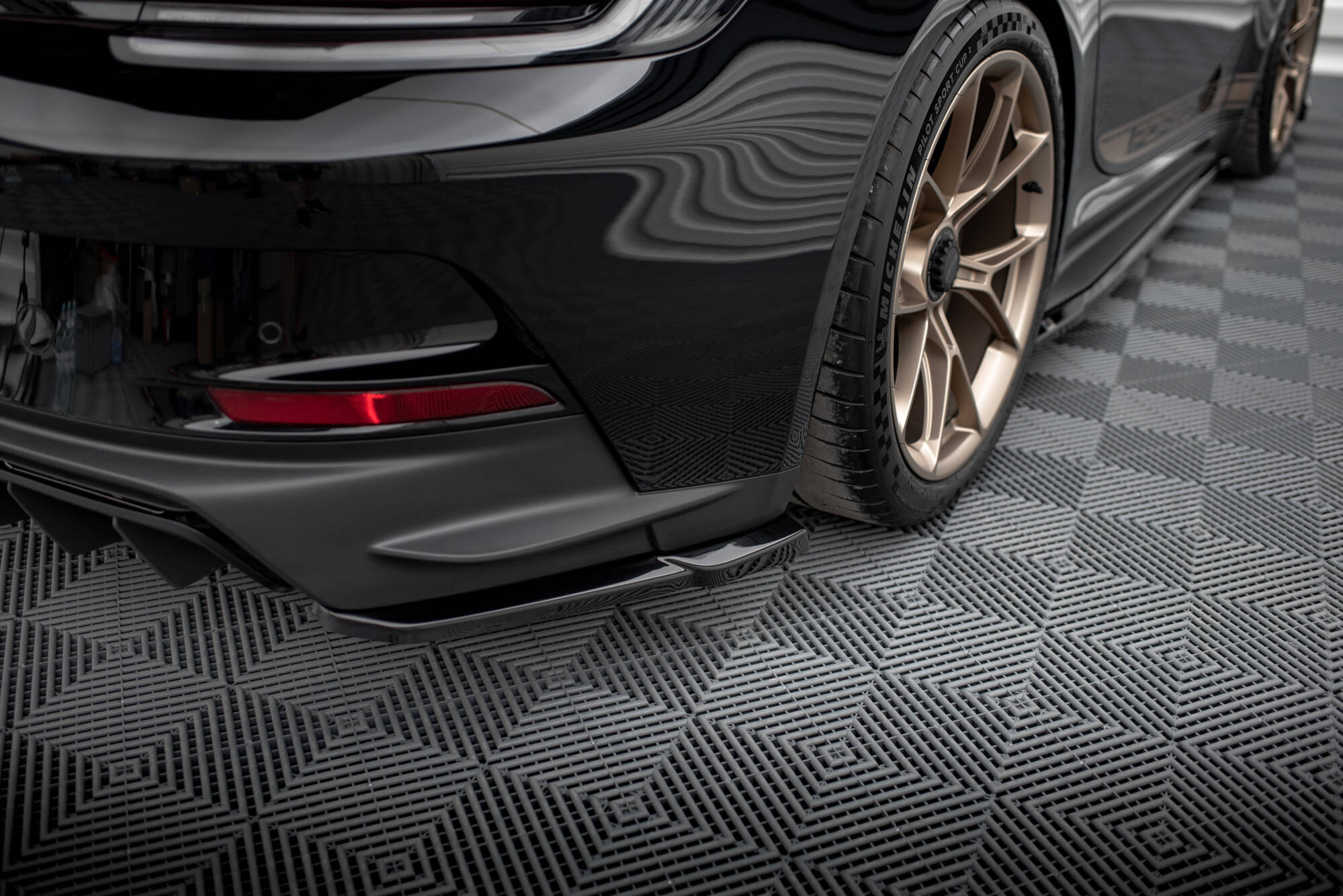 Rear Side Splitters Porsche 911 992 GT3 - 3
