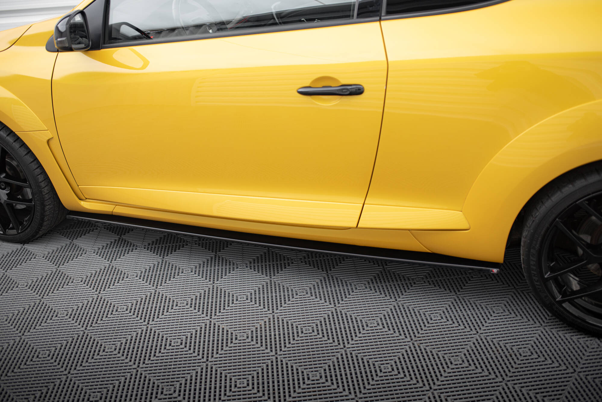 Side Skirts Diffusers Renault Megane 3 RS - 4