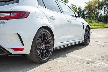Side Skirts Diffusers Renault Megane MK4 RS (2018-2020)
