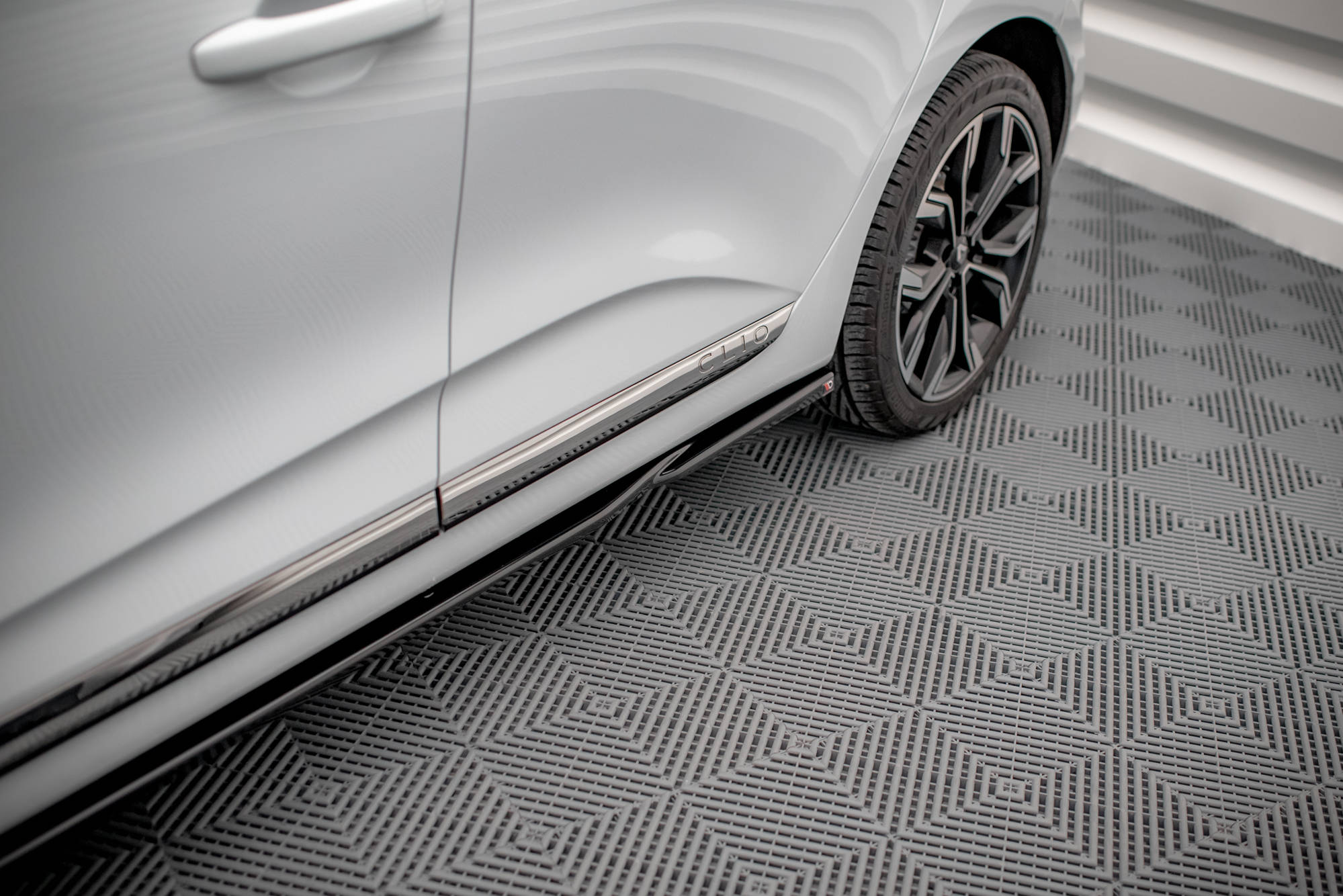 Side Skirts Diffusers Renault CLIO MK5 (2019-) - 4