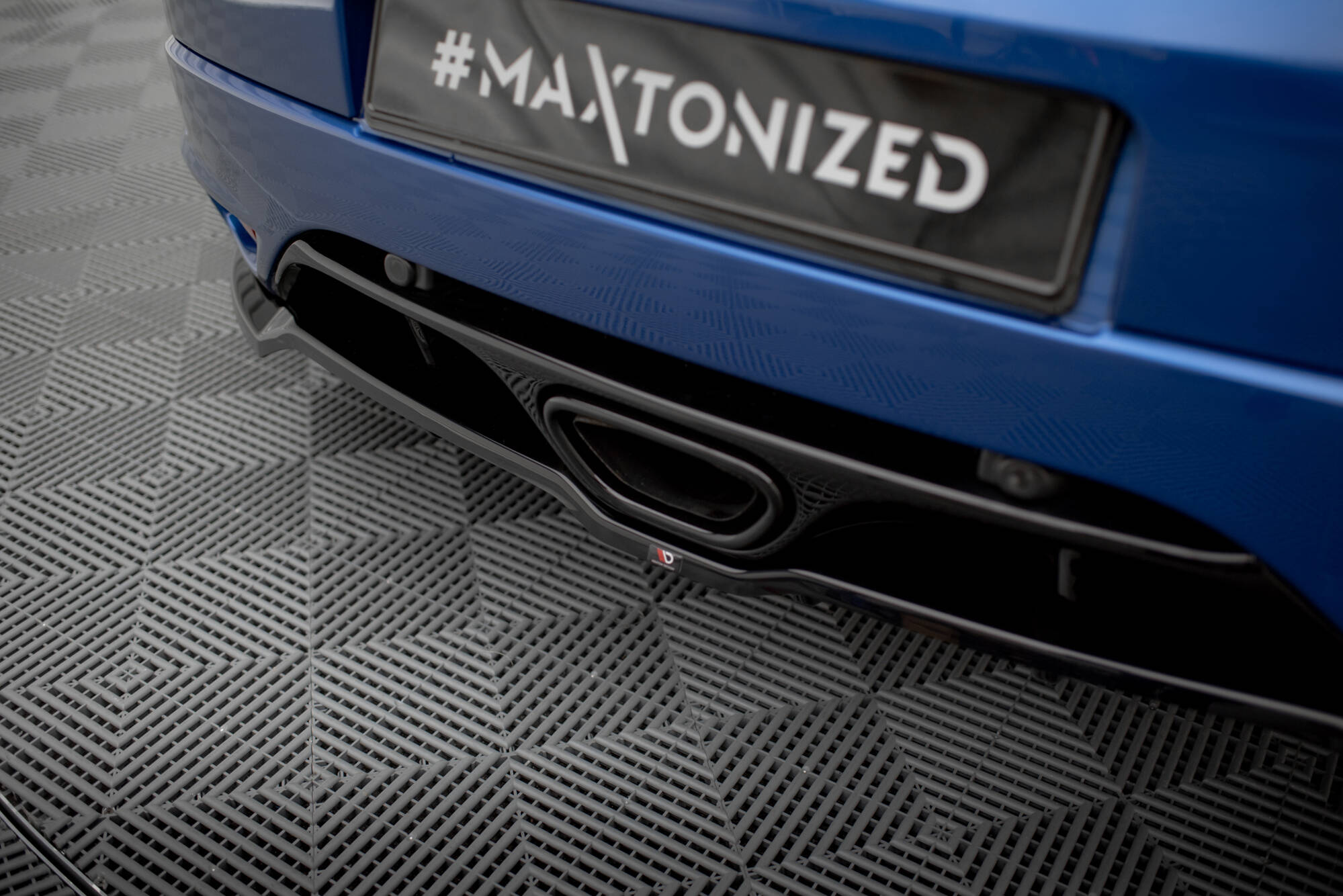 Central Rear Splitter (Vertical Bars) Renault Megane RS Mk3 - 6