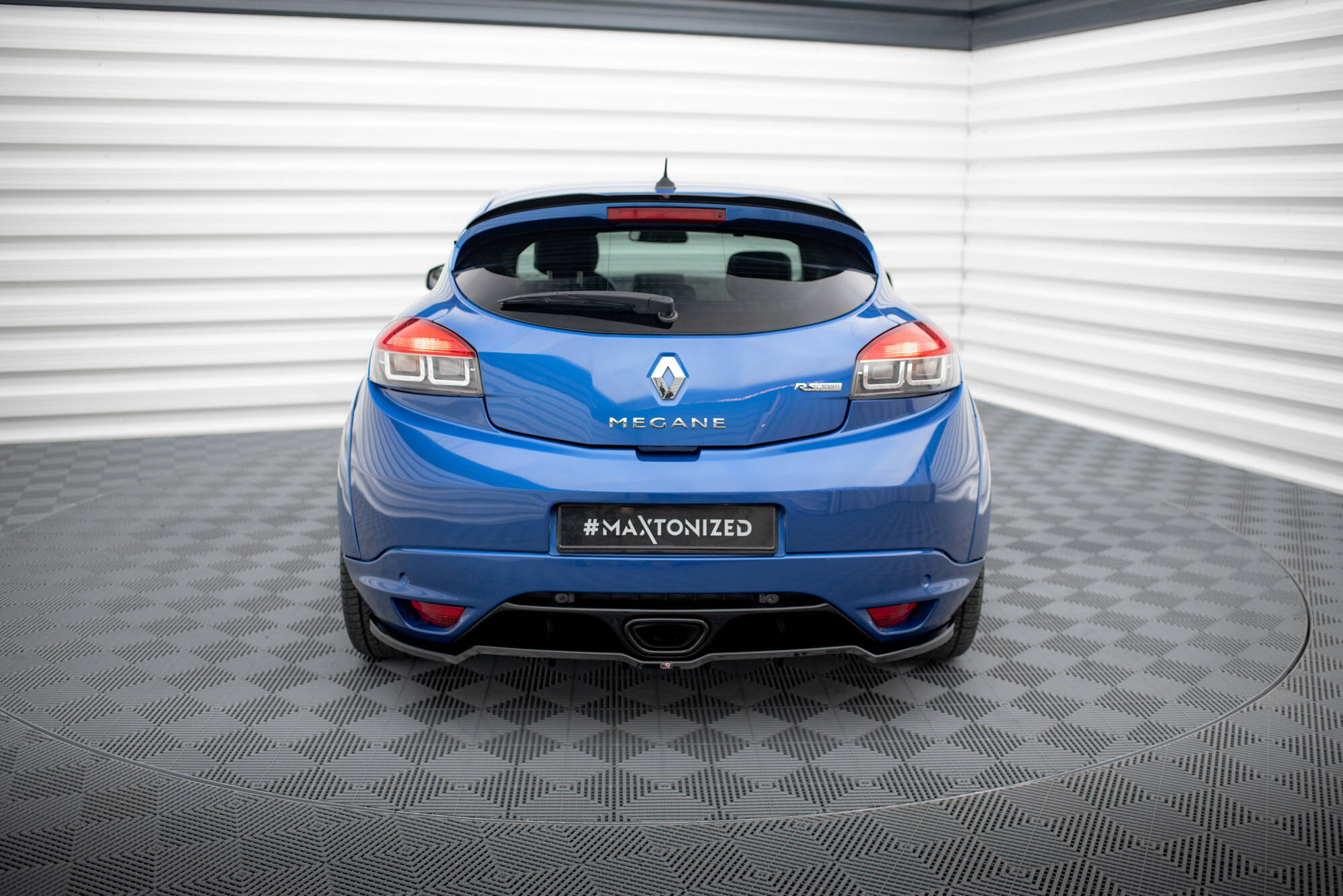 Central Rear Splitter (Vertical Bars) Renault Megane RS Mk3 - 2