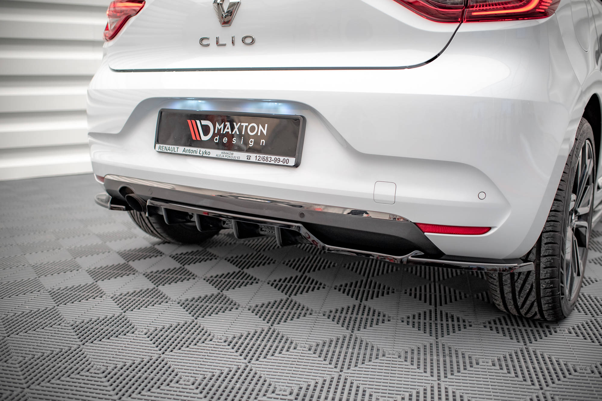 Central Rear Splitter (Vertical Bars) Renault CLIO Mk5 (2019-) - 3
