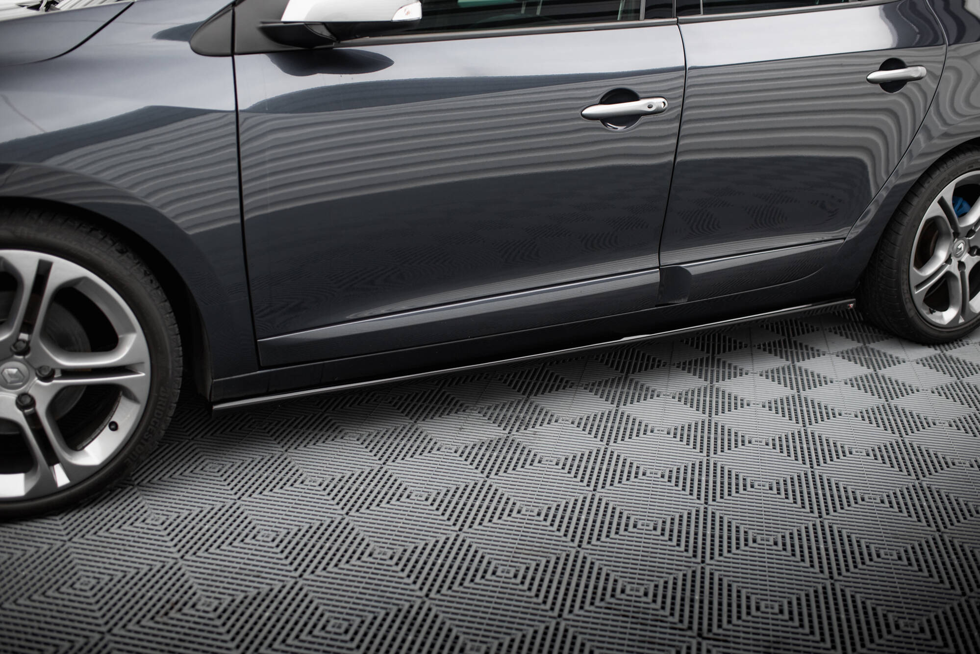 Side Skirts Diffusers Renault Megane GT Mk3 Facelift - 3