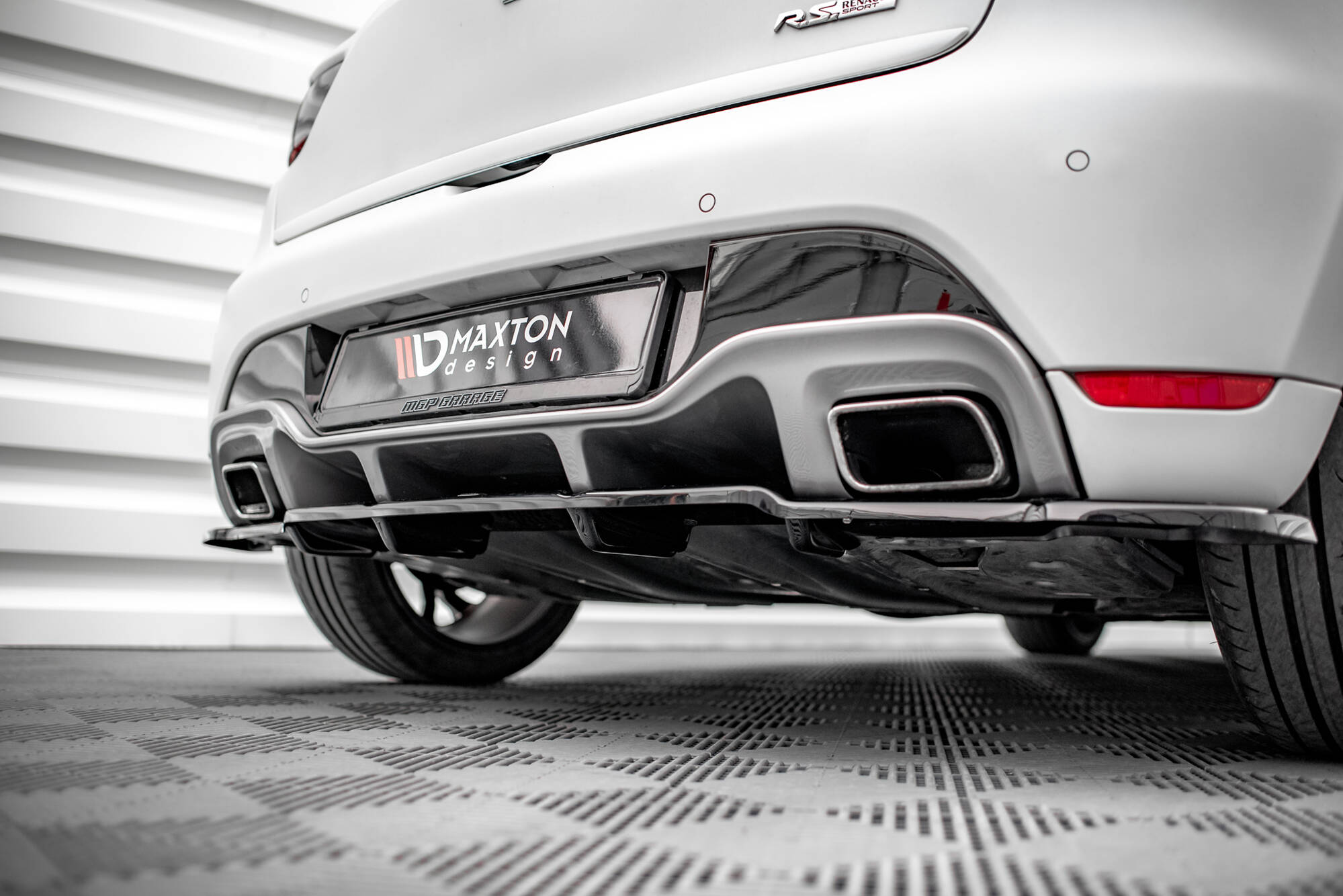 Central Rear Splitter (Vertical Bars) Renault Clio RS Mk4 - 4