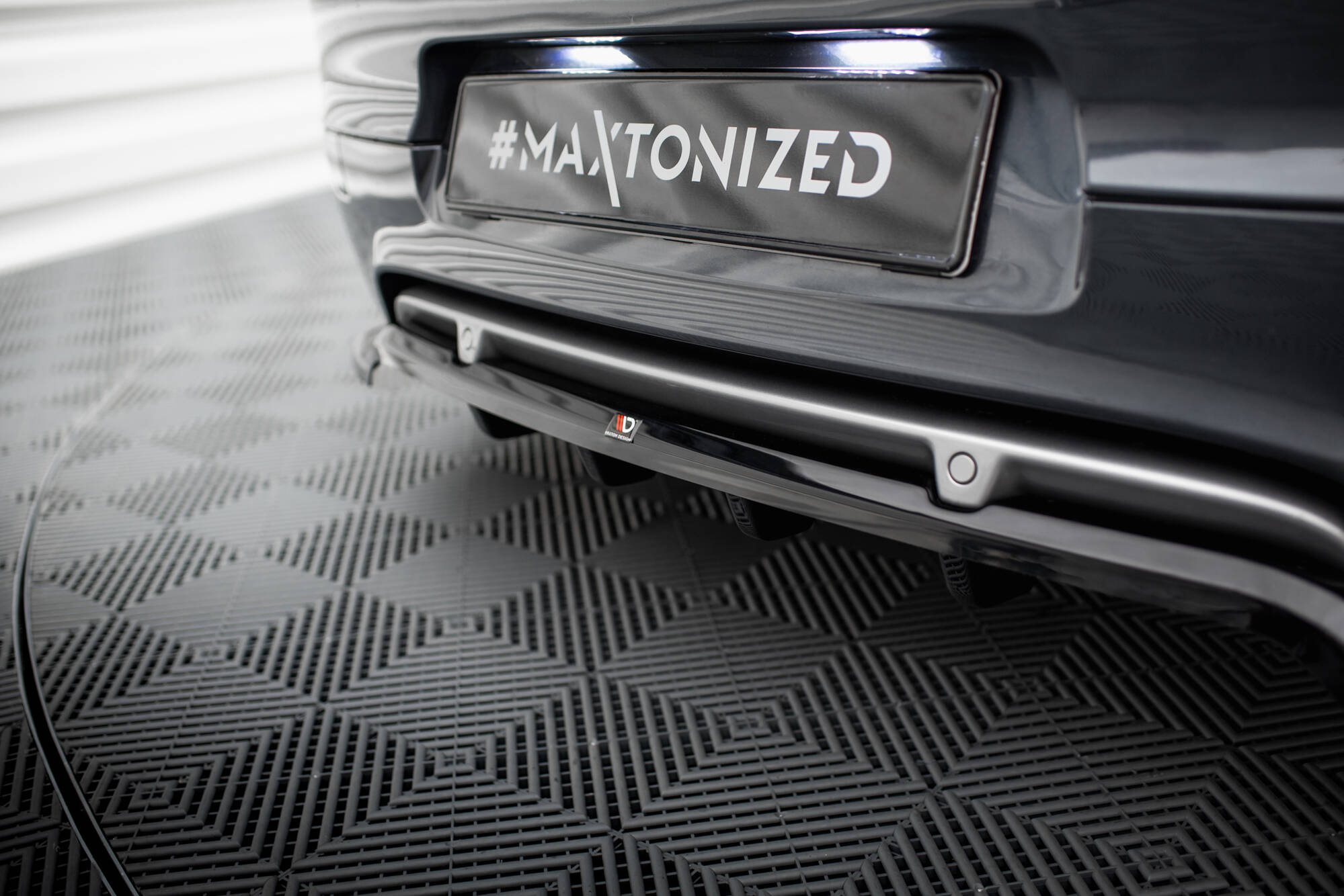 Central Rear Splitter (Vertical Bars) Renault Megane GT Mk3 Facelift - 4
