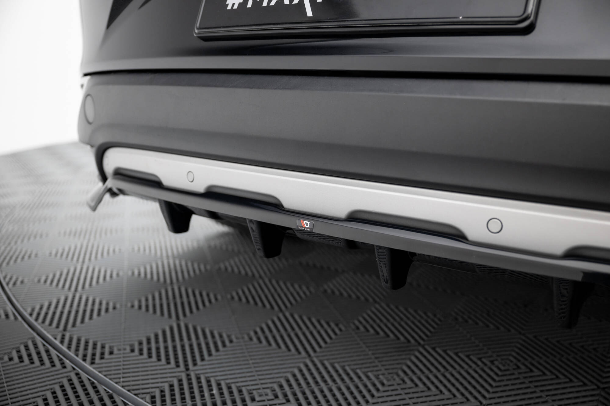 Central Rear Splitter (Vertical Bars) Renault Espace Mk5 Facelift - 7