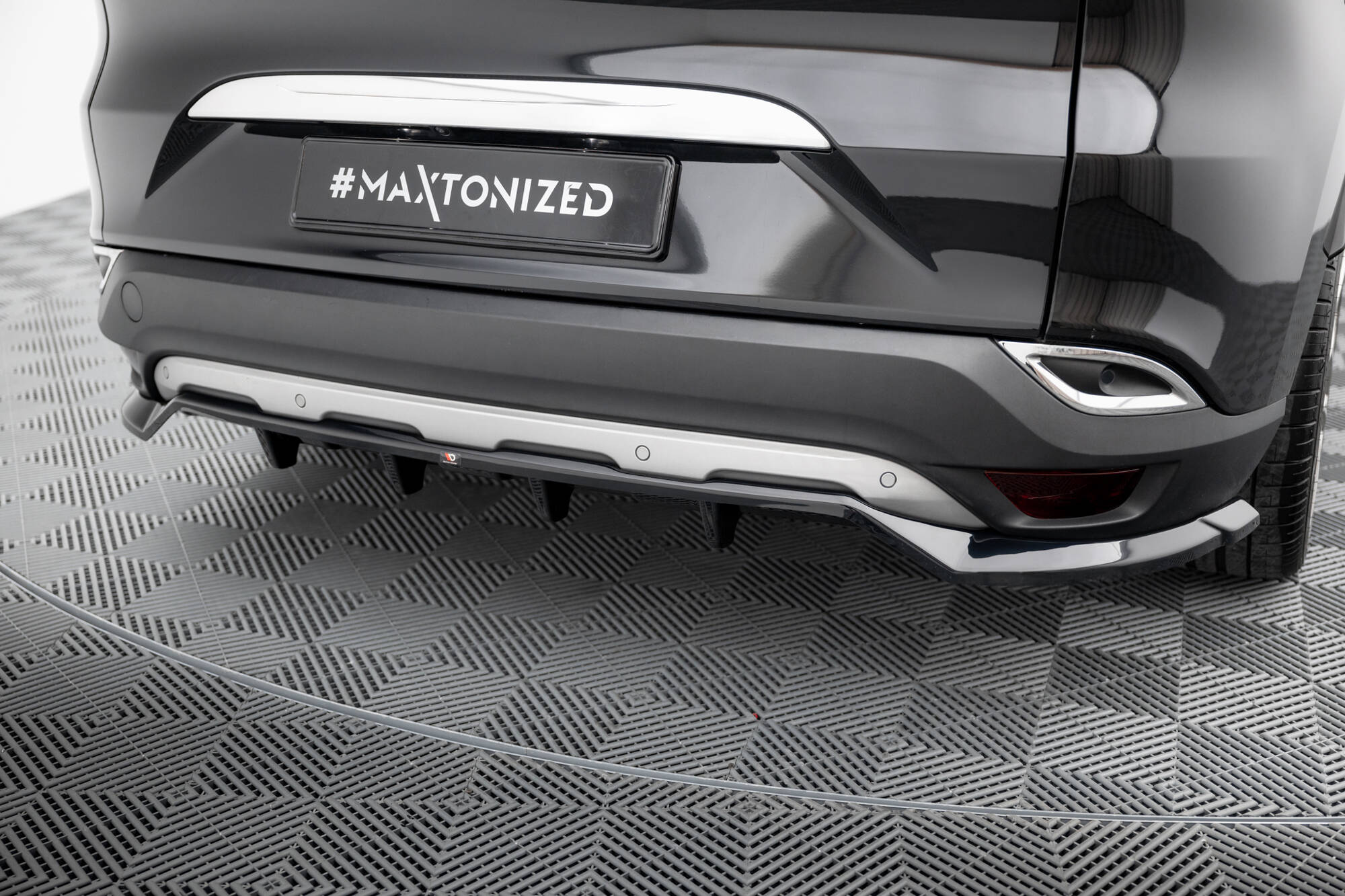 Central Rear Splitter (Vertical Bars) Renault Espace Mk5 Facelift - 6