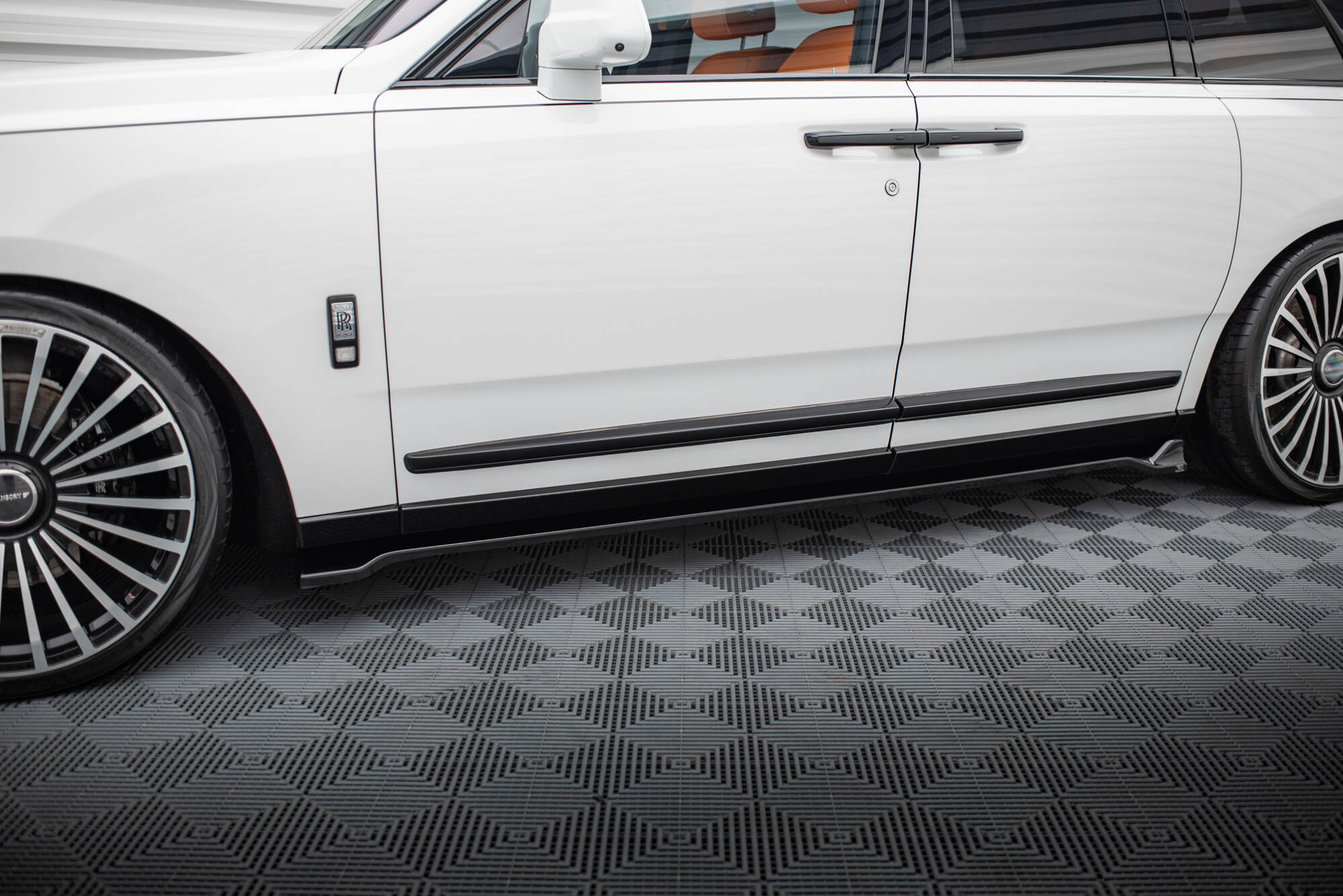 Side Skirts Diffusers Rolls Royce Cullinan - 3