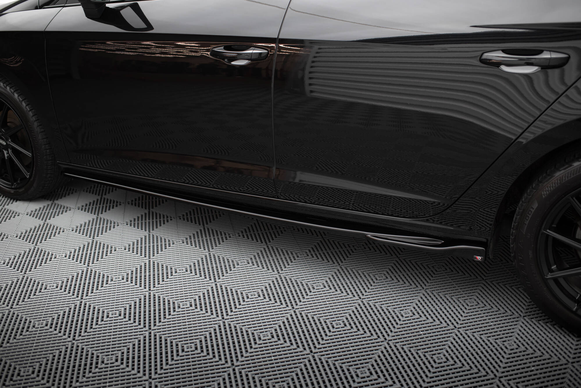 Side Skirts Diffusers V.4 Seat Leon Cupra / FR Mk3 FL - 4