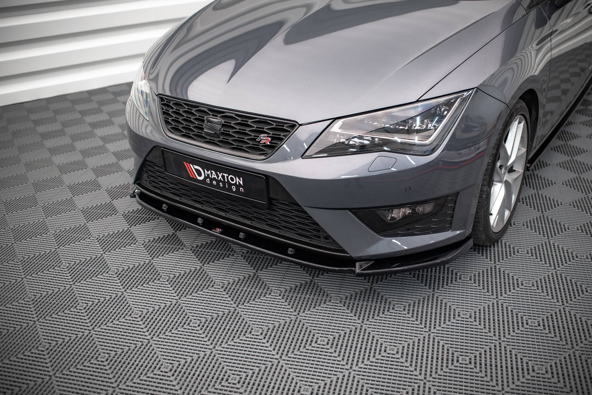 Front Splitter V.1 Seat Leon FR / Cupra MK3 (2012-2016) - 3