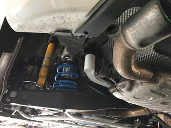 VW GOLF 5 (INCL GTI) ULTRARACING REAR TORSION BAR 329