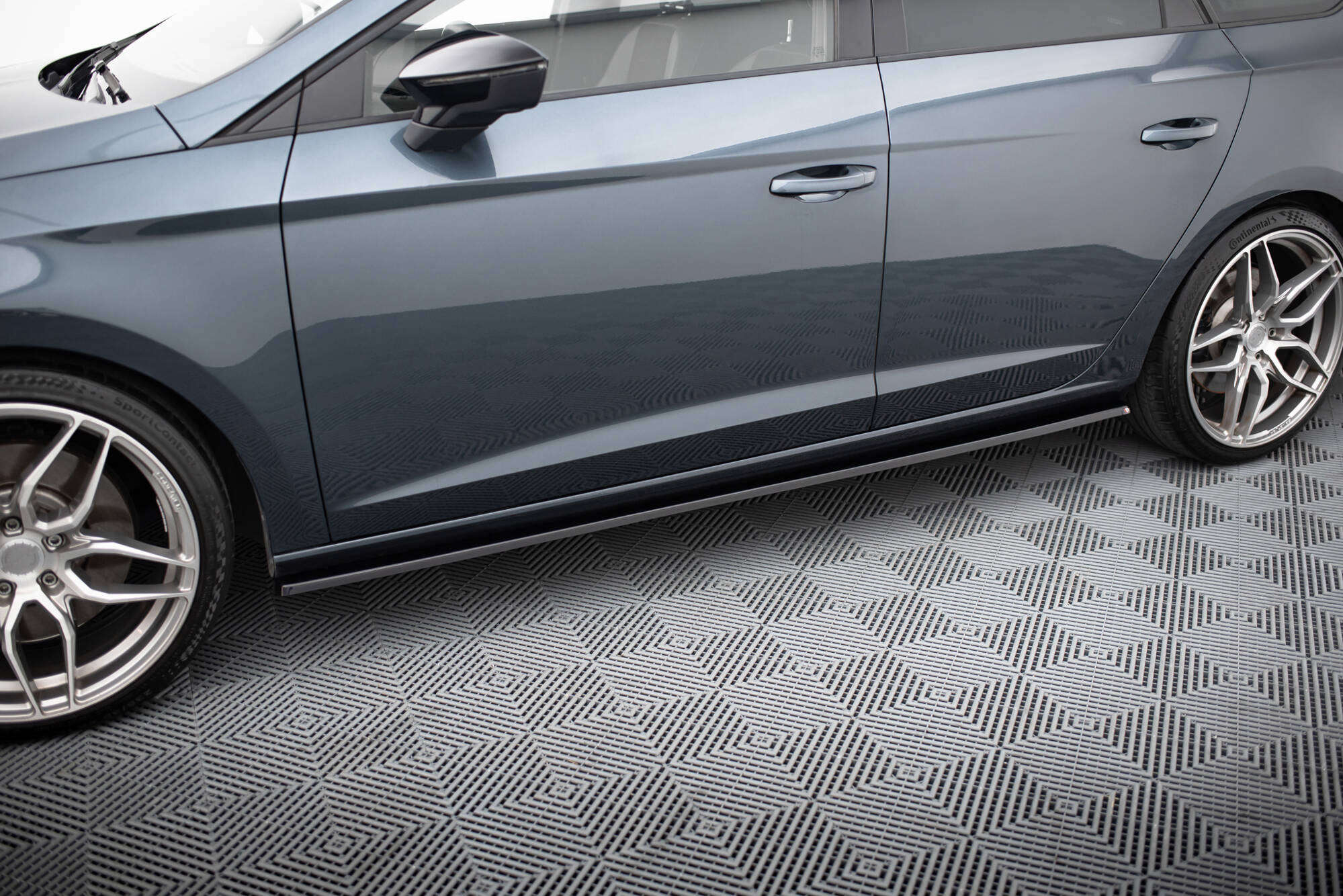 Side Skirts Diffusers V.2 Seat Leon Mk3 Cupra / FR Facelift - 3