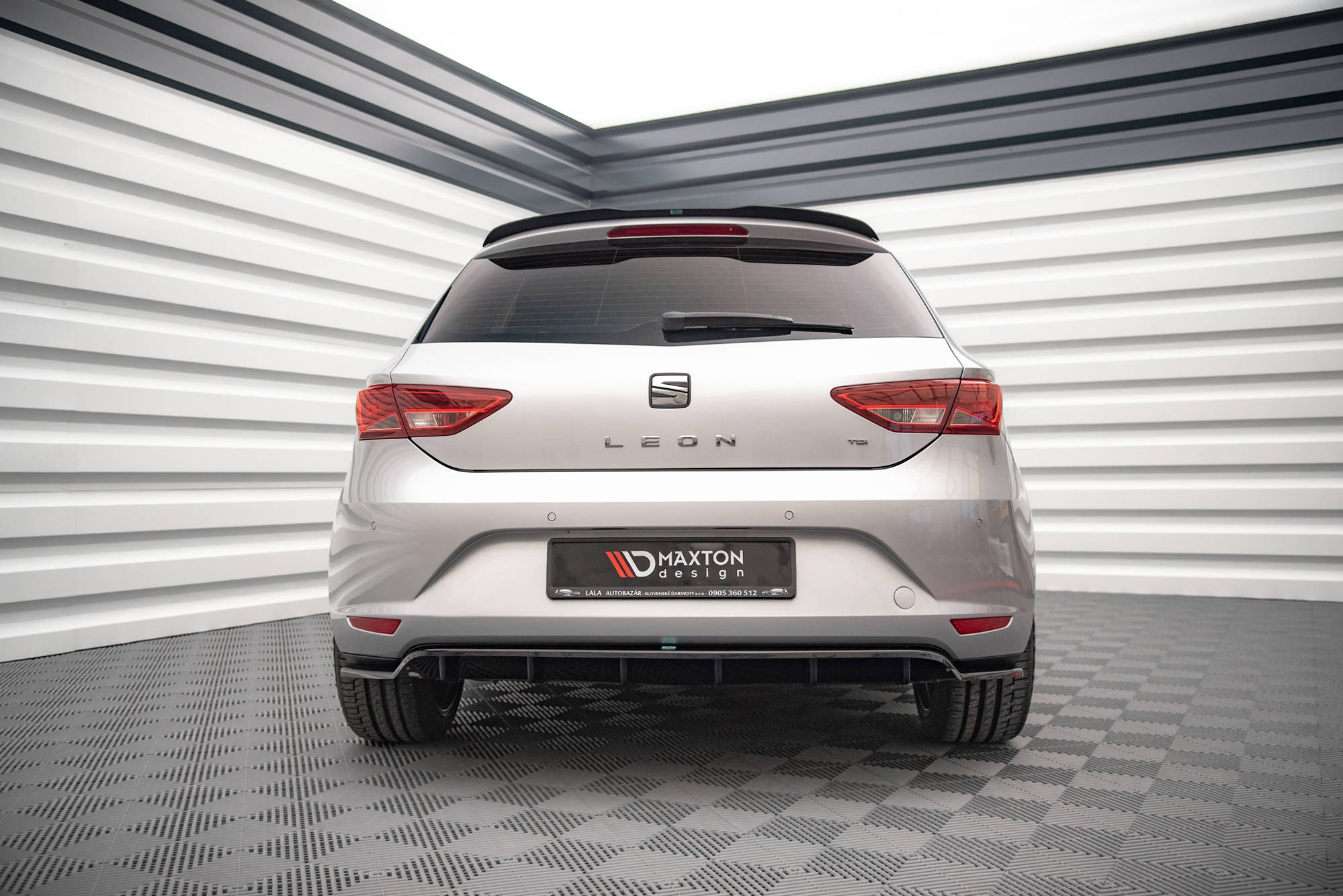 Central Rear Splitter (Vertical Bars) Seat Leon Hatchback MK3 (2012-2016) - 3