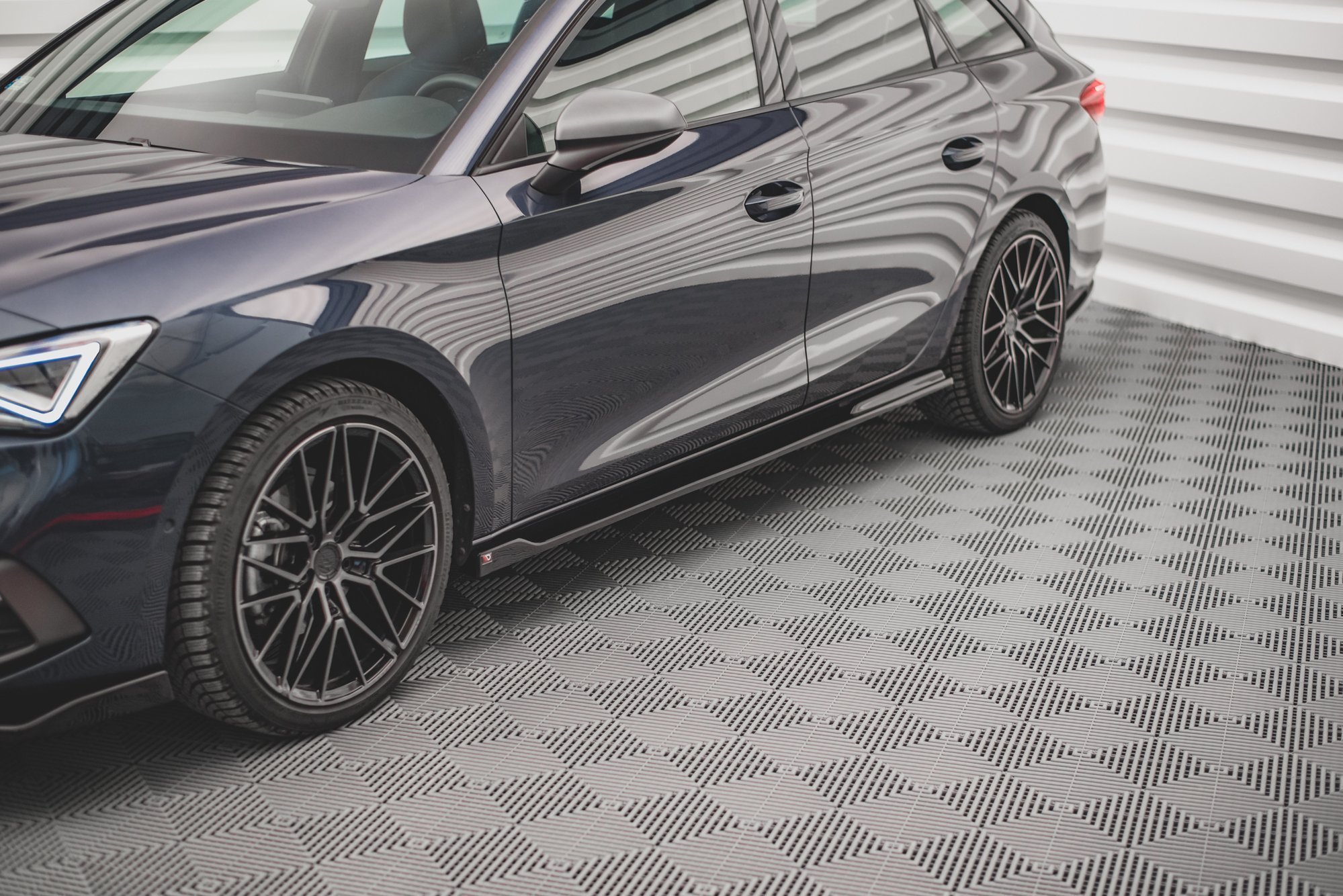 Side Skirts Diffusers V.2 Seat Leon FR Mk4 / Cupra Leon - 2
