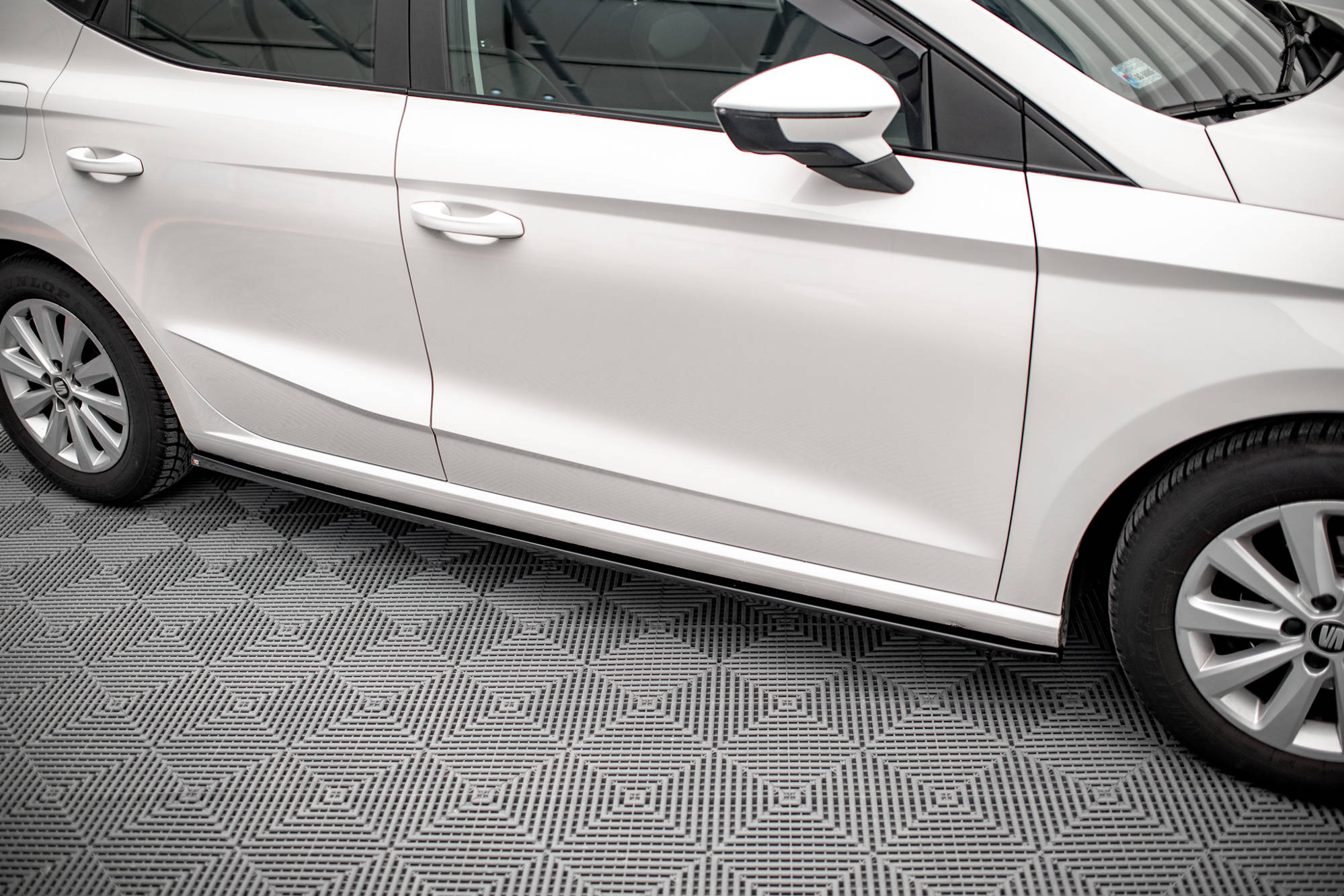 Side Skirts Diffusers V.1 Seat Ibiza FR / Standard Mk5 - 2
