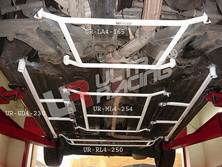 MITSUBISHI FTO ULTRARACING 2X 4-PUNKTS SIDO GOLV STAG