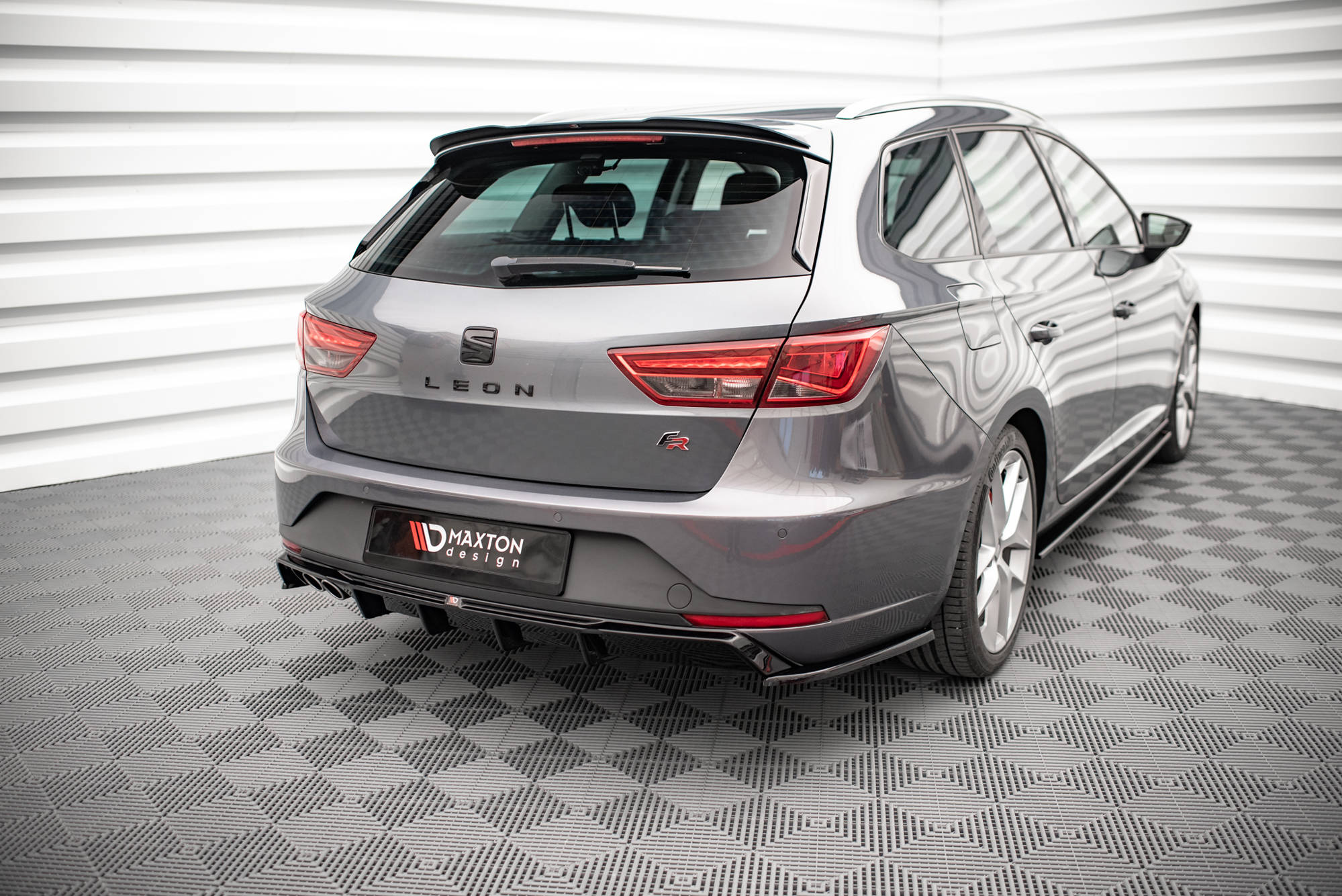 Rear Side Splitters V.2 Seat Leon FR Sportstourer MK3 (2012-2016) - 3
