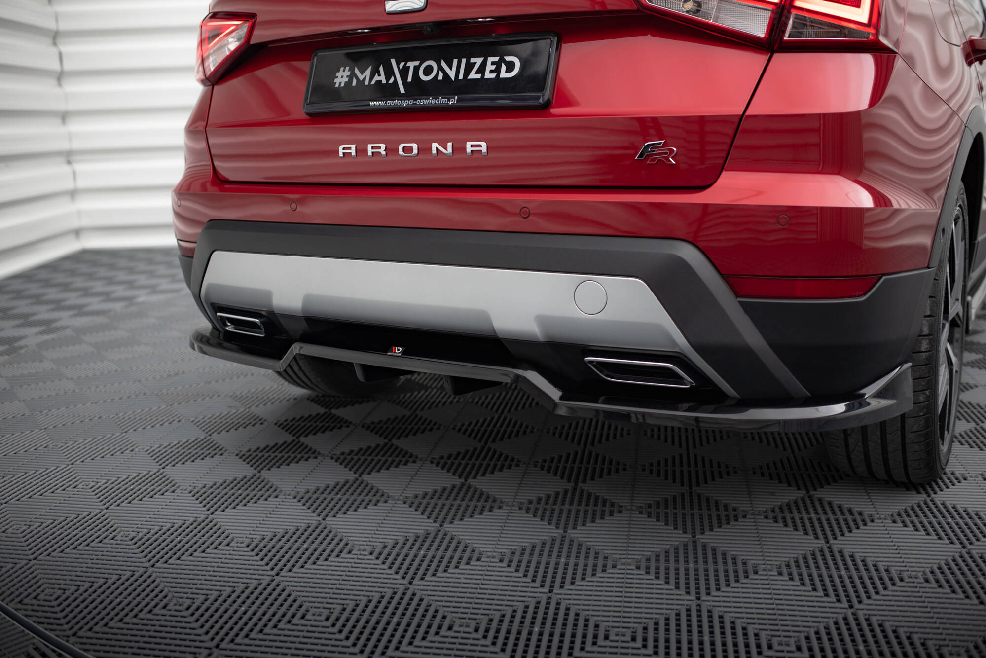Central Rear Splitter (Vertical Bars) Seat Arona FR Mk1 - 4