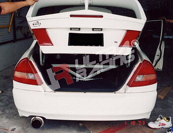 MITSUBISHI LANCER 96-99 ULTRA-R 3-POINT BAKRE FJÄDERBENSSTAG