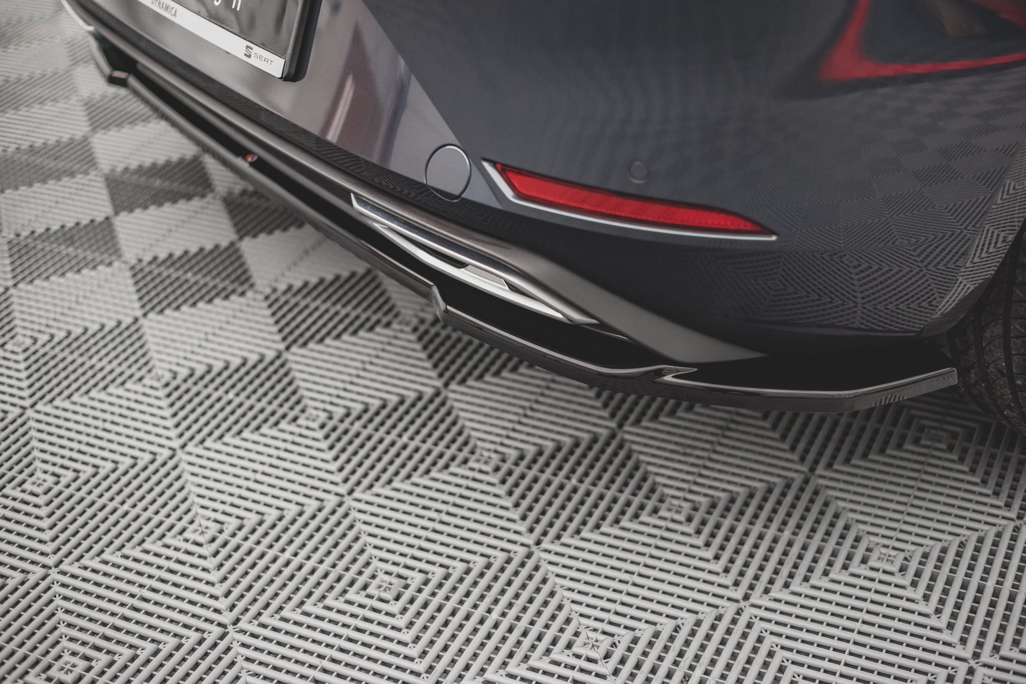 Central Rear Splitter Seat Leon FR Hatchback Mk4 - 3