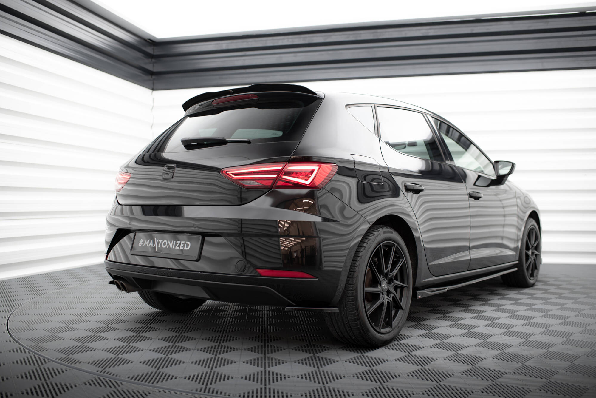 Rear Side Splitters V.1 Seat Leon Hatchback Mk3 Facelift - 2