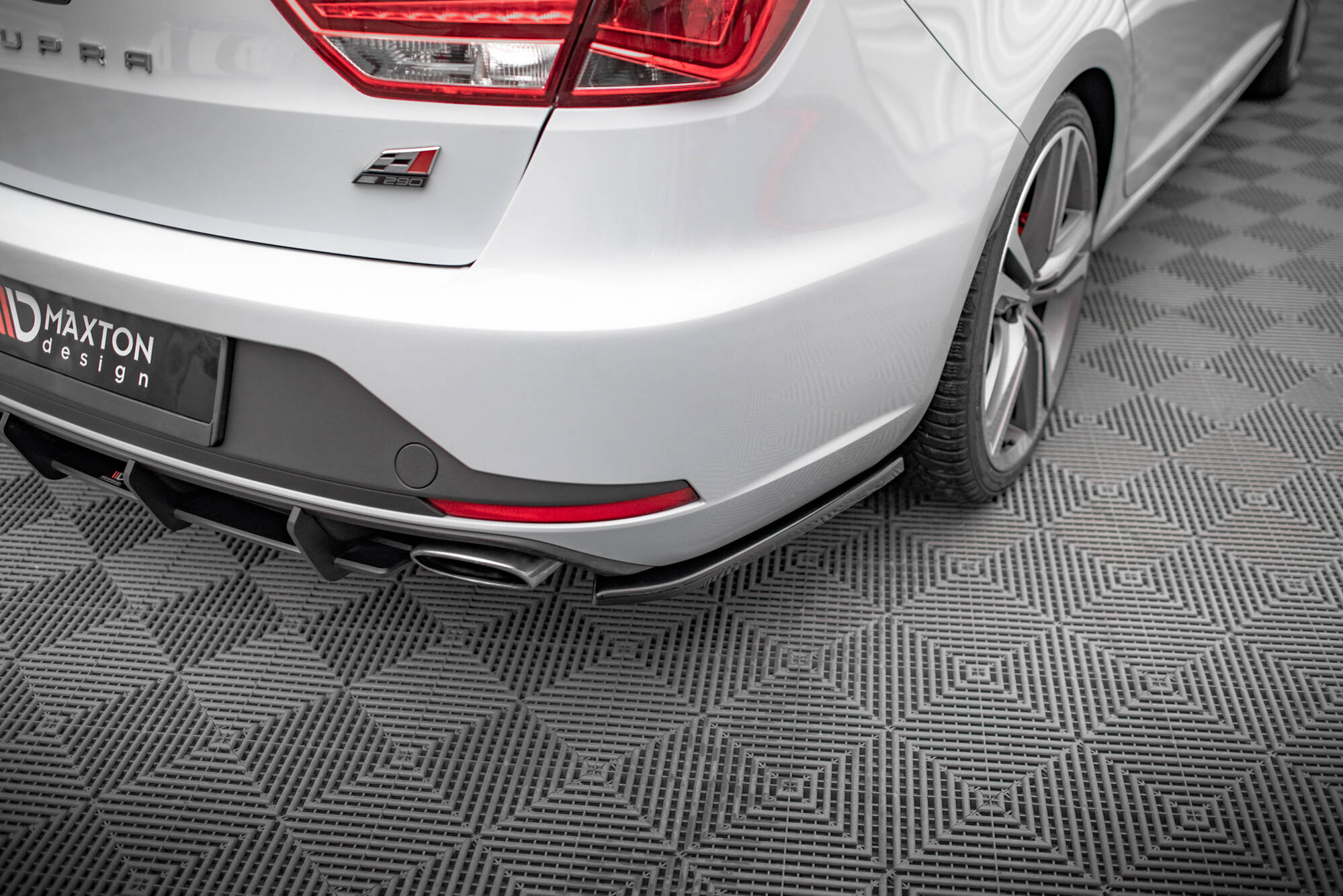 Rear Side Splitters V.1 Seat Leon Cupra Sportstourer Mk3 - 2