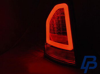 CHRYSLER 300C 05-08 RED WHITE LED TAILLIGHTS BAR