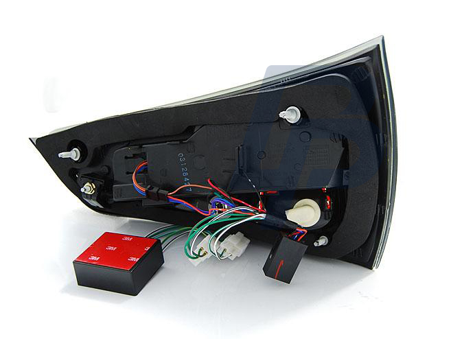 AUDI A1 2010-12.2014  RÖDA RÖKTONADE LED BAKLAMPOR - 4