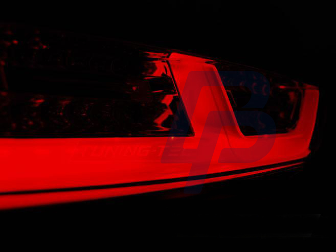 AUDI A1 2010-12.2014  RÖDA RÖKTONADE LED BAKLAMPOR - 2