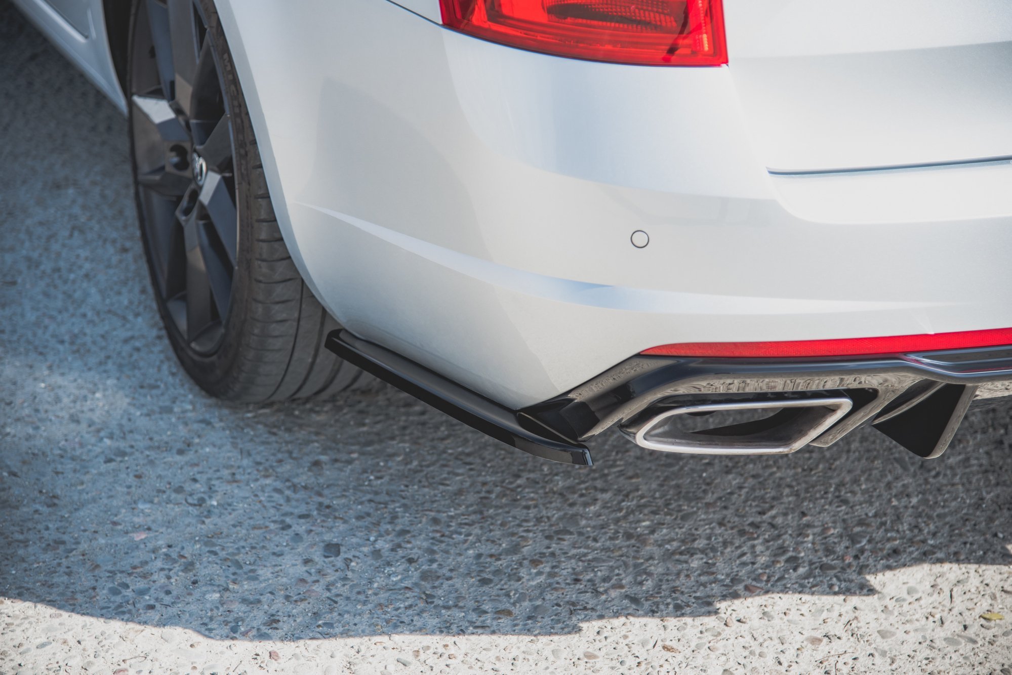 Rear Side Diffusers V.2 Skoda Octavia VRS MK3/MK3.5 Hatchback/ Estate - 3